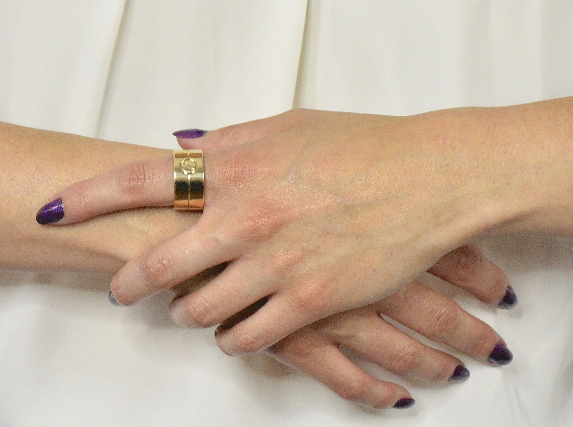 Cartier 18 Karat Gold Wide Love Unisex Band Ring - Image 9