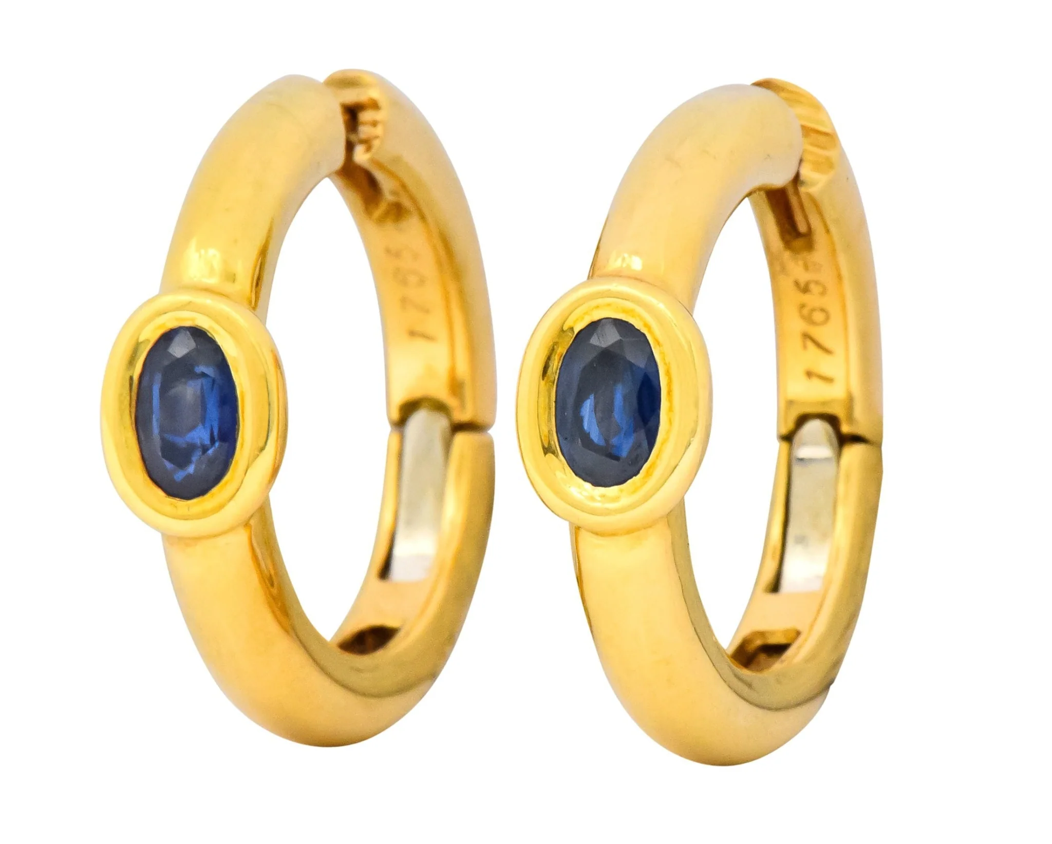 Chaumet Paris Vintage 1.00 CTW Sapphire 18 Karat Gold Hoop Earrings - Image 2