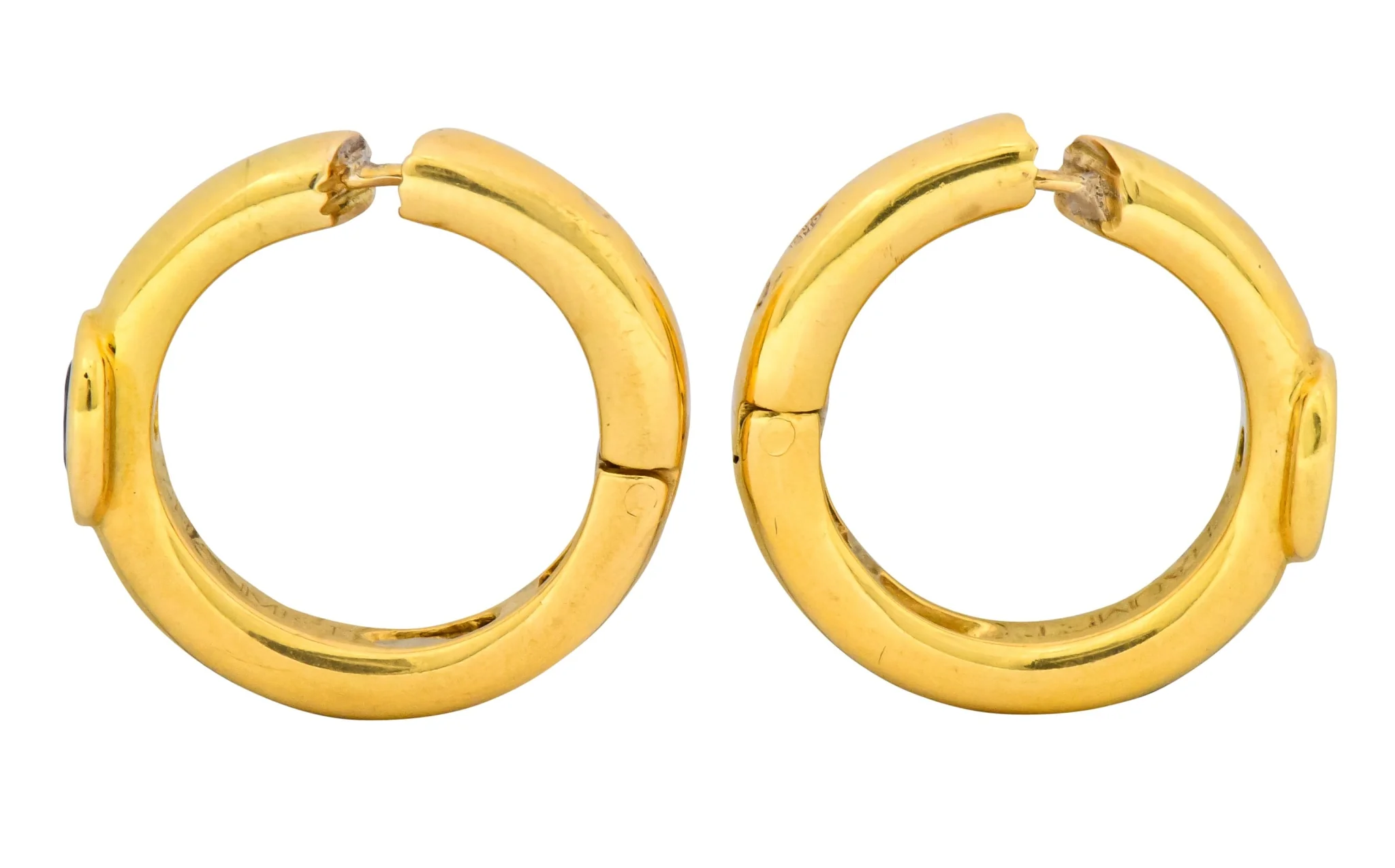 Chaumet Paris Vintage 1.00 CTW Sapphire 18 Karat Gold Hoop Earrings - Image 7