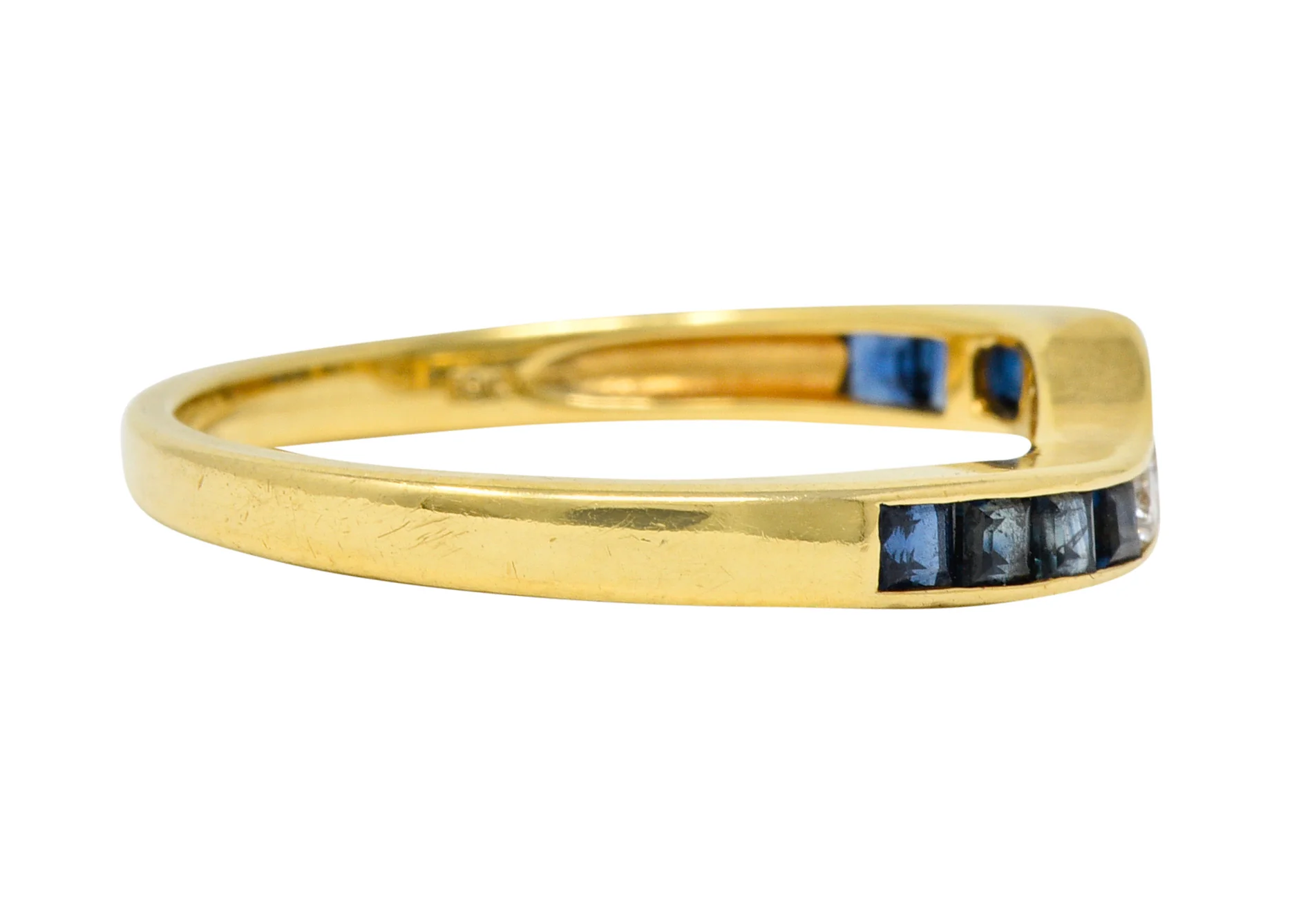 Contemporary 0.50 CTW Sapphire Diamond 18 Karat Gold Chevron Band Ring - Image 3