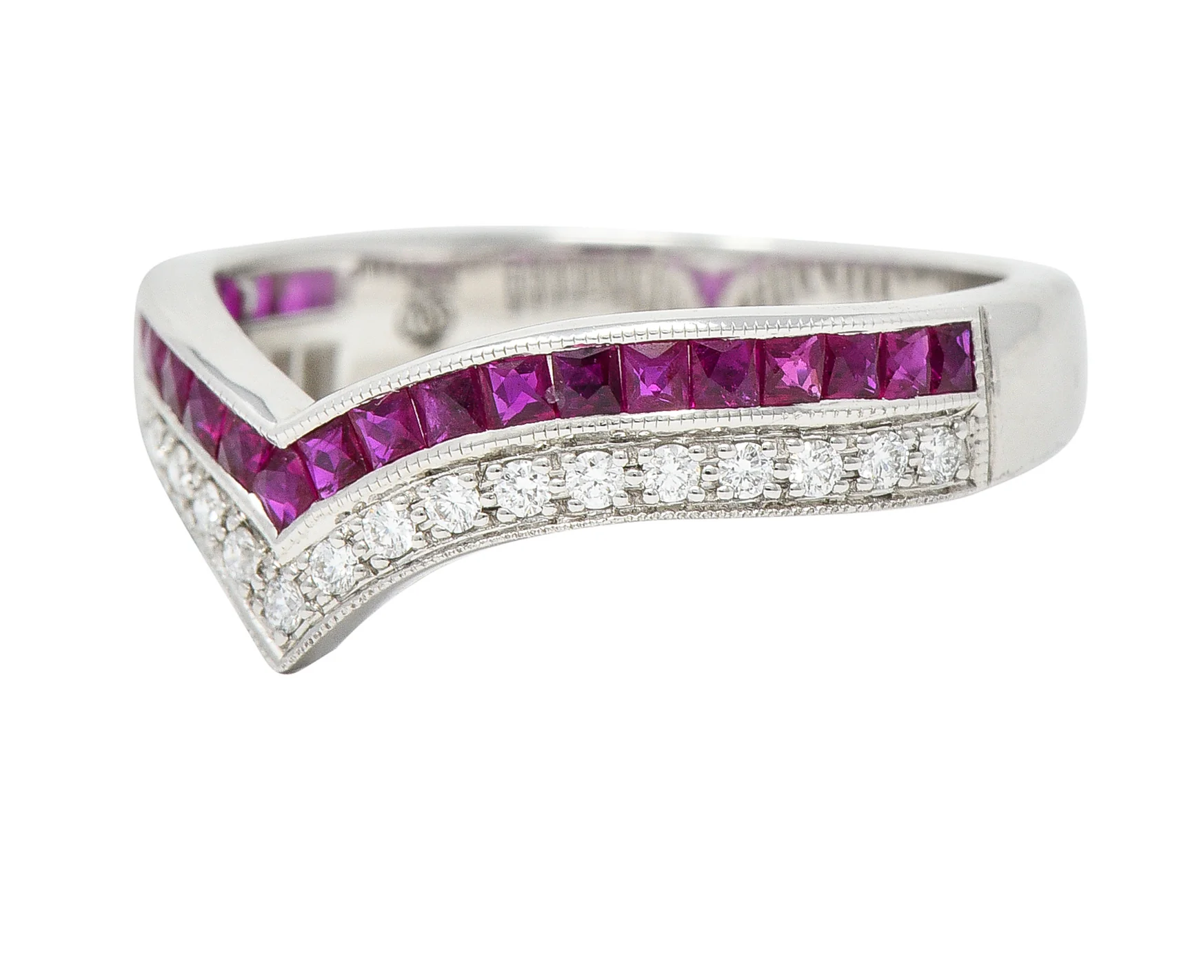 Contemporary 0.69 CTW French Cut Ruby Diamond 14 Karat White Gold Chevron Contour Band Ring - Image 6