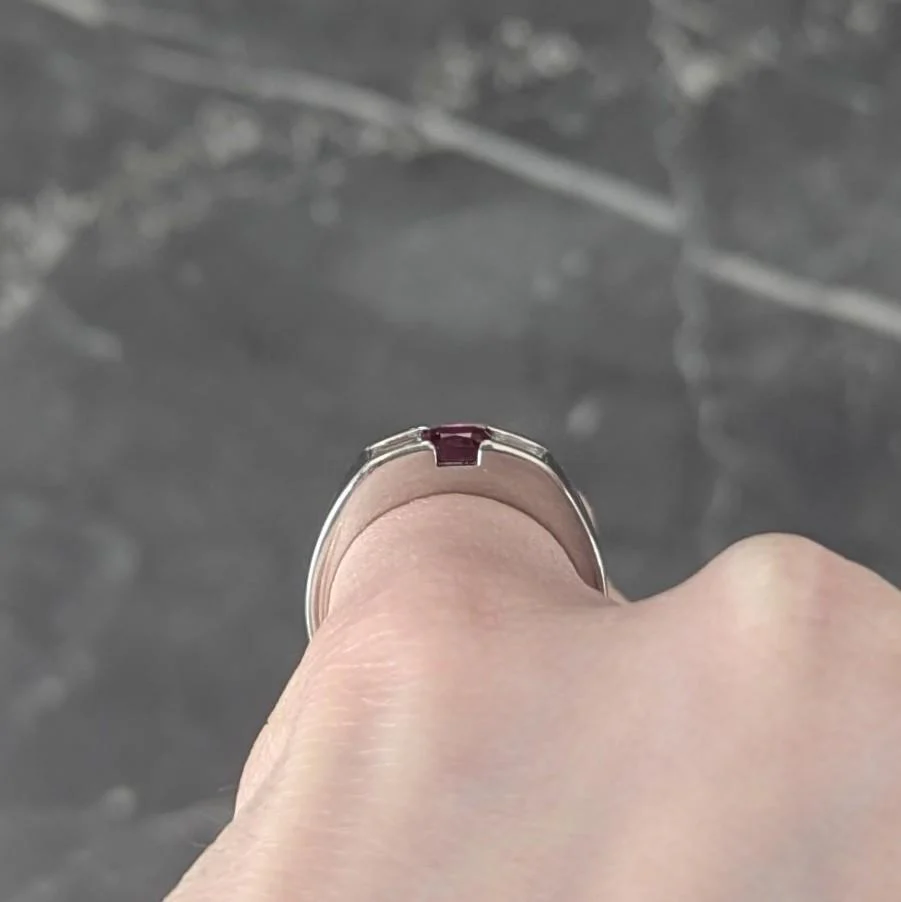 Contemporary 0.82 CTW Ruby Diamond Platinum Three Stone Ring - Image 10