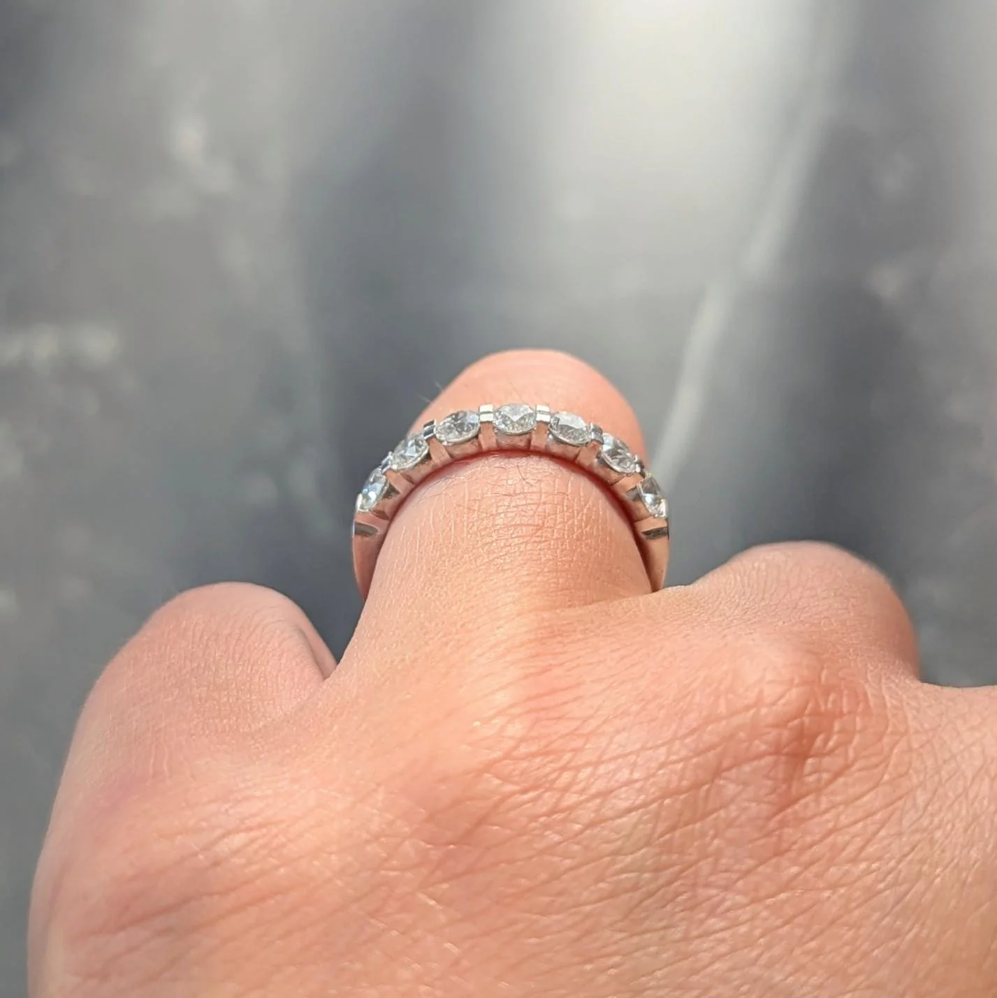 Contemporary 1.05 CTW Round Brilliant Cut Diamond Platinum Wedding Band Ring - Image 9