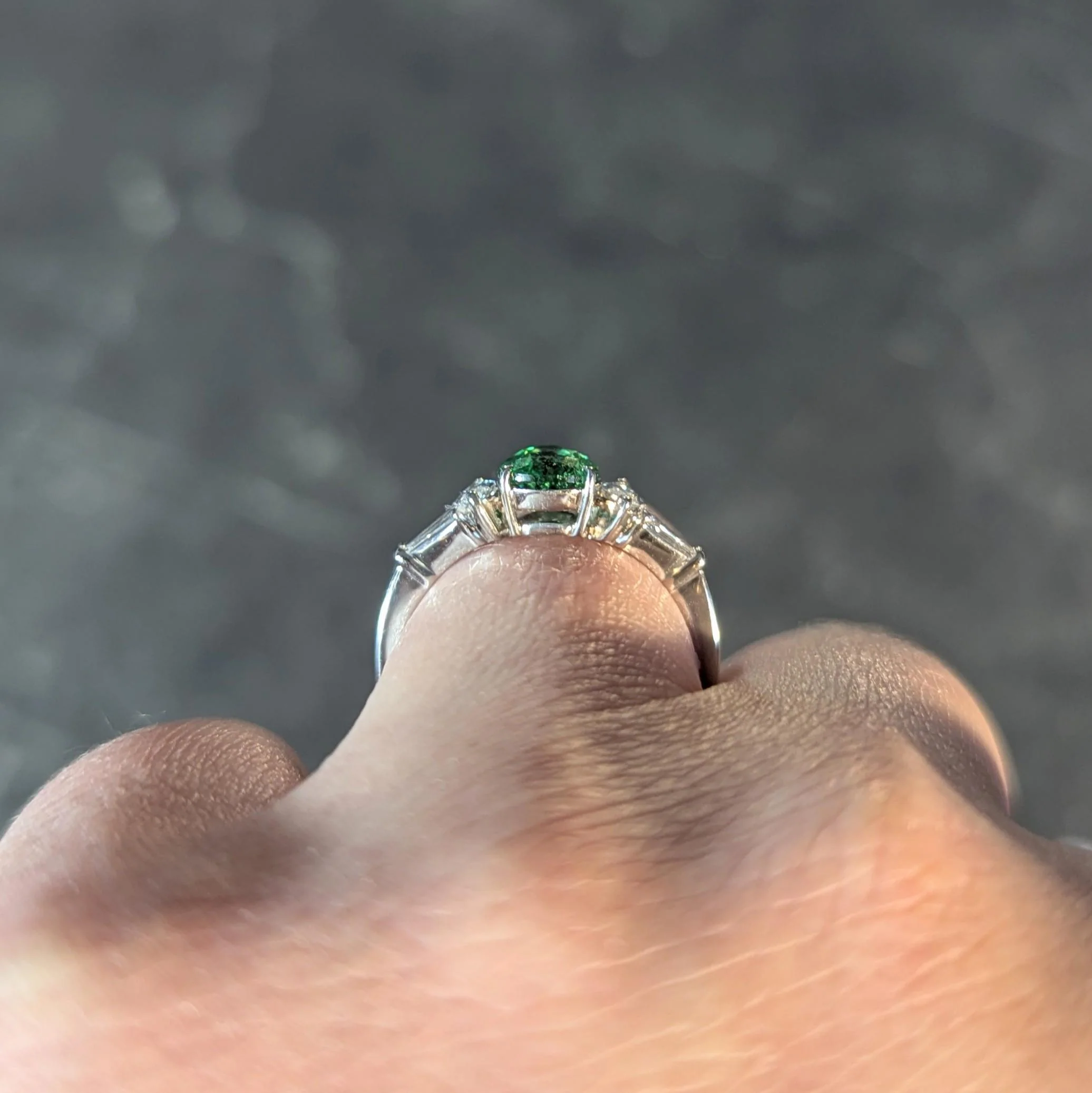 Contemporary 1.38 CTW Tsavorite Garnet Diamond Platinum Five Stone Ring - Image 12