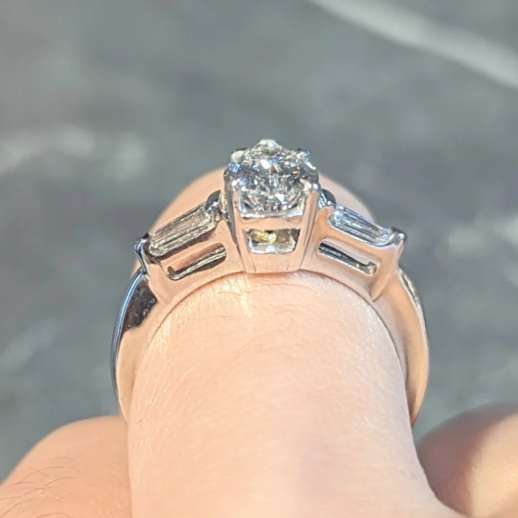 Contemporary 1.46 CTW Pear Diamond 14 Karat White Gold Engagement Ring GIA - Image 14