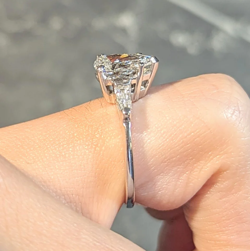 Contemporary 1.46 CTW Pear Diamond 14 Karat White Gold Engagement Ring GIA - Image 15
