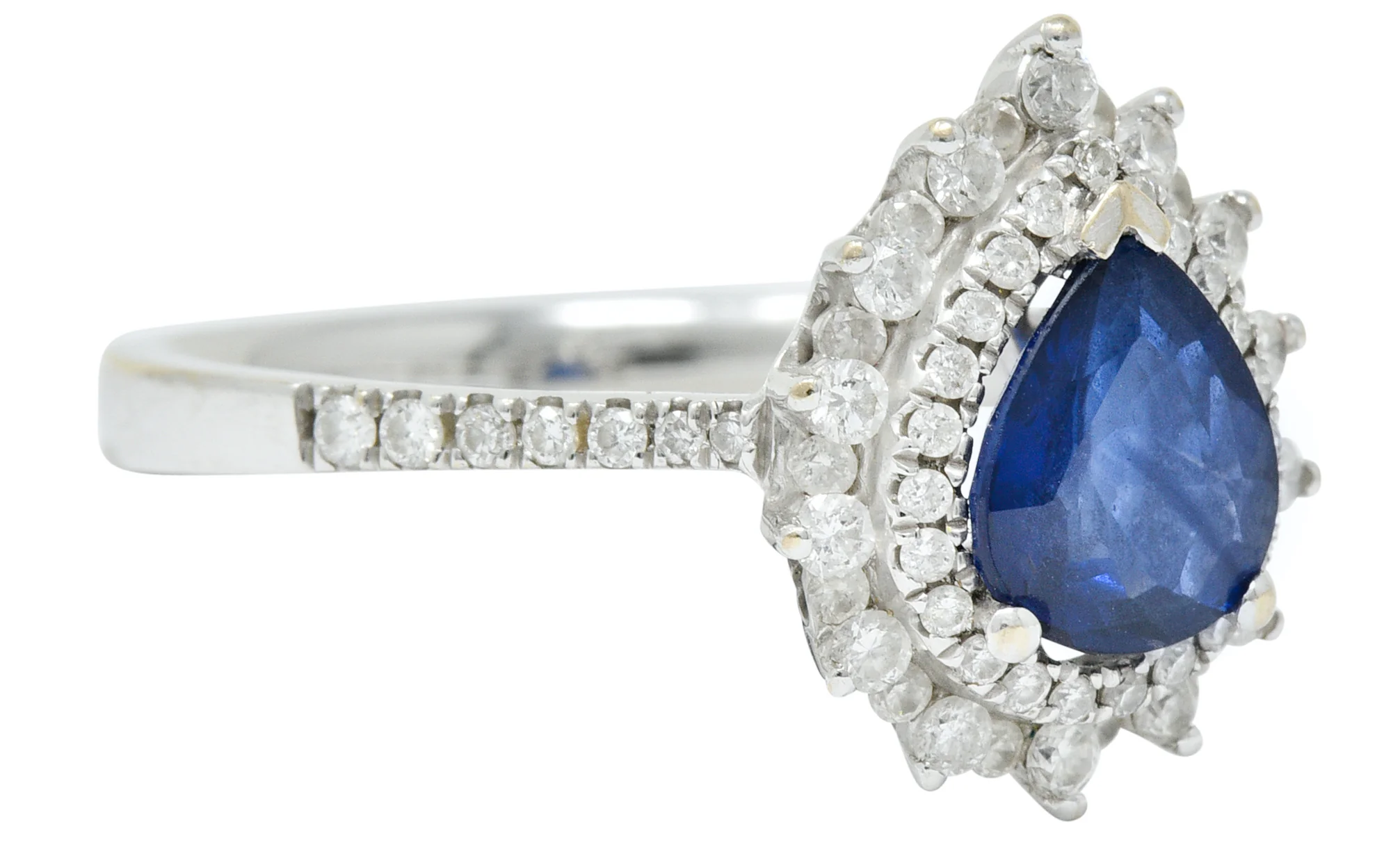 Contemporary 1.66 CTW Sapphire Diamond 18 Karat White Gold Cluster Ring - Image 2