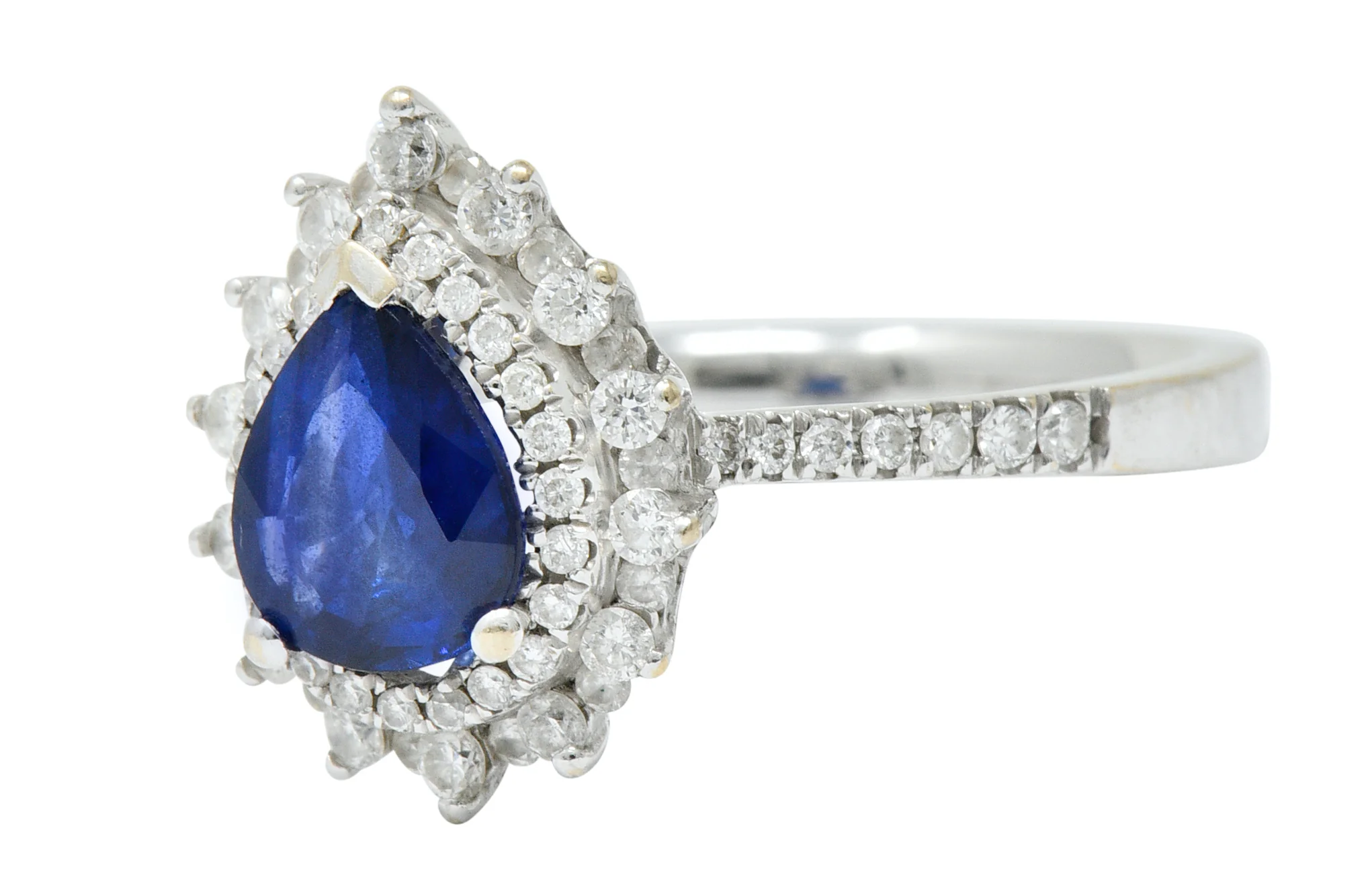 Contemporary 1.66 CTW Sapphire Diamond 18 Karat White Gold Cluster Ring - Image 6