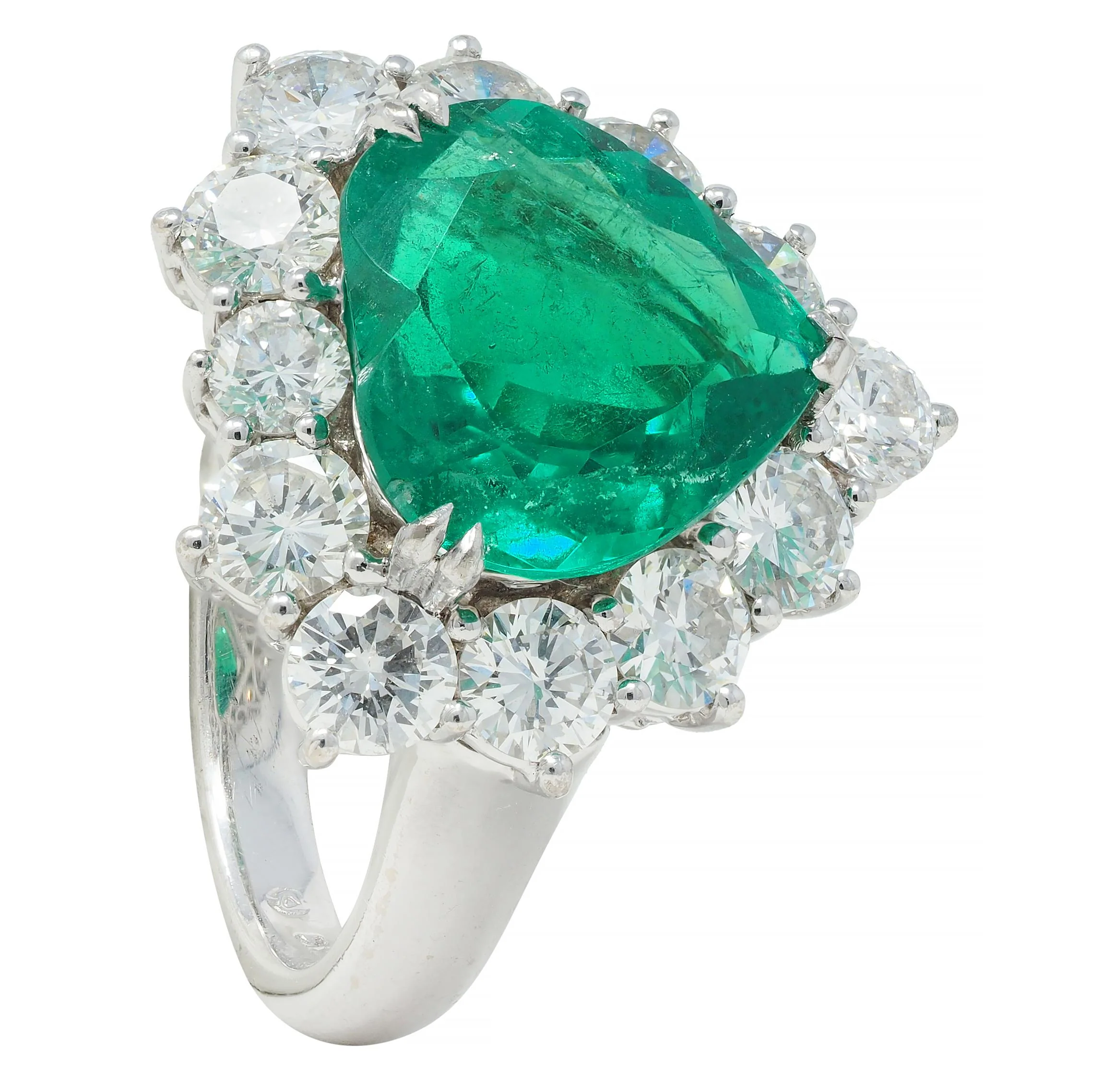Contemporary 7.00 CTW Colombian Emerald Diamond 18 Karat White Gold Heart Halo Ring AGL - Image 10