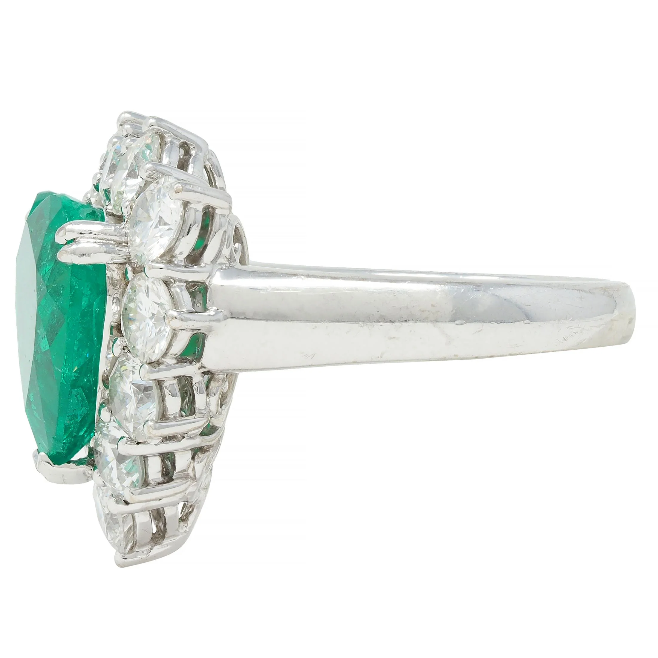 Contemporary 7.00 CTW Colombian Emerald Diamond 18 Karat White Gold Heart Halo Ring AGL - Image 5