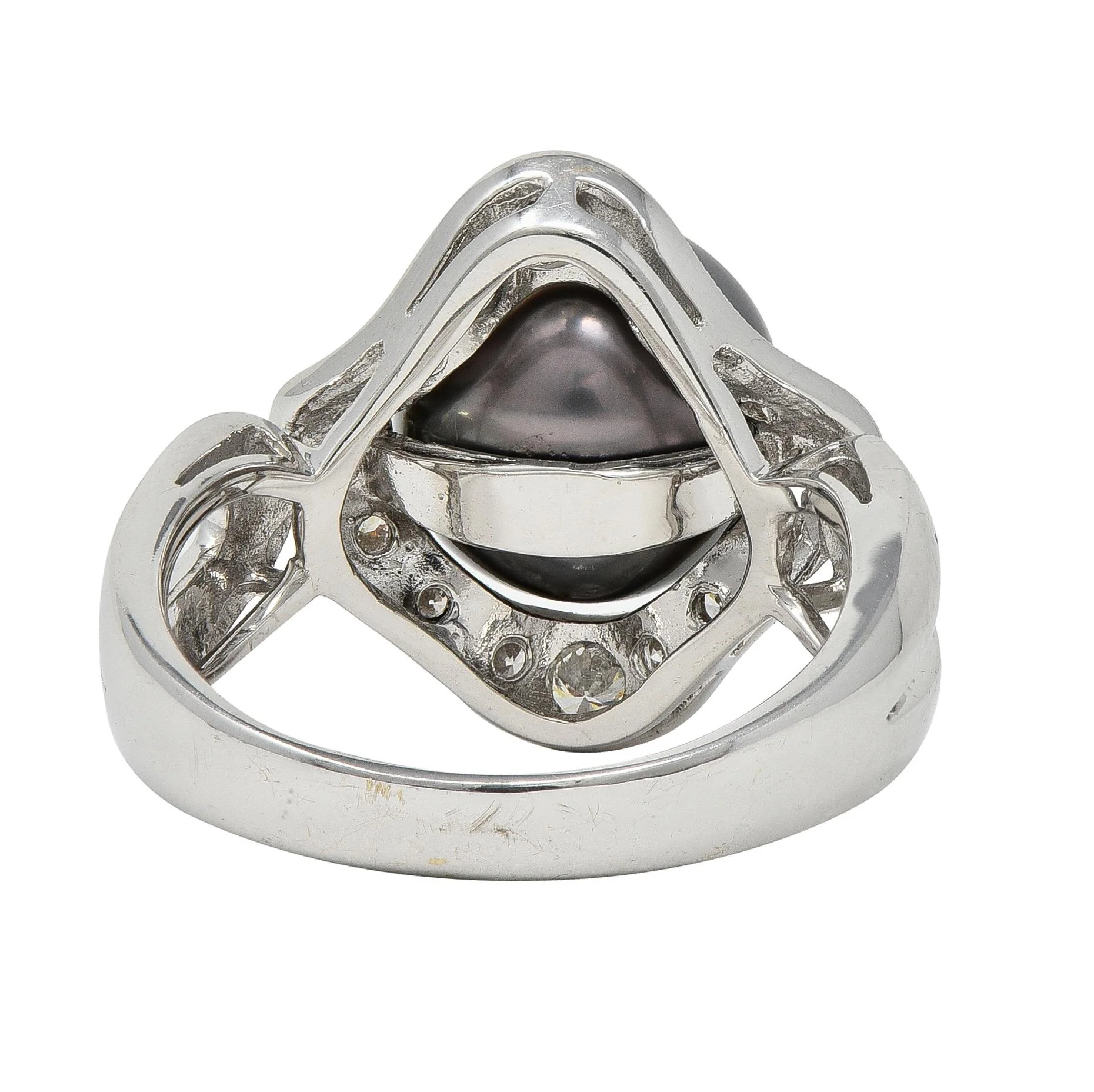 Contemporary Diamond Black Tahitian Pearl 18 Karat White Gold Halo Ring - Image 4
