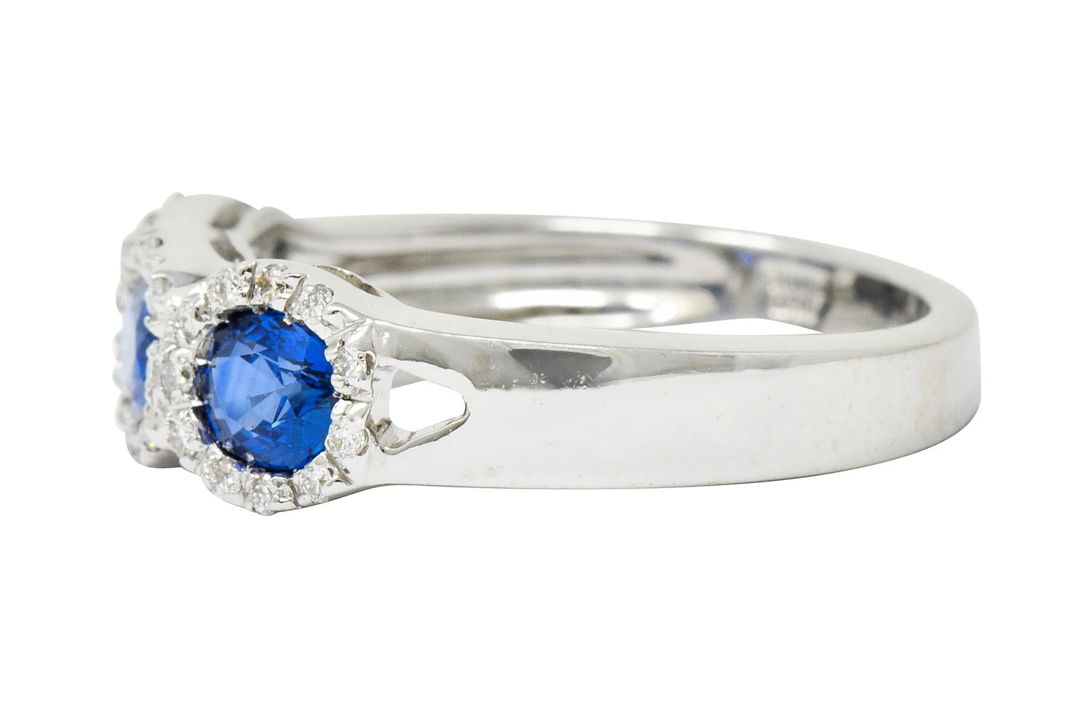 Contemporary Italian 1.75 CTW Sapphire Diamond 18 Karat White Gold Cluster Ring - Image 5