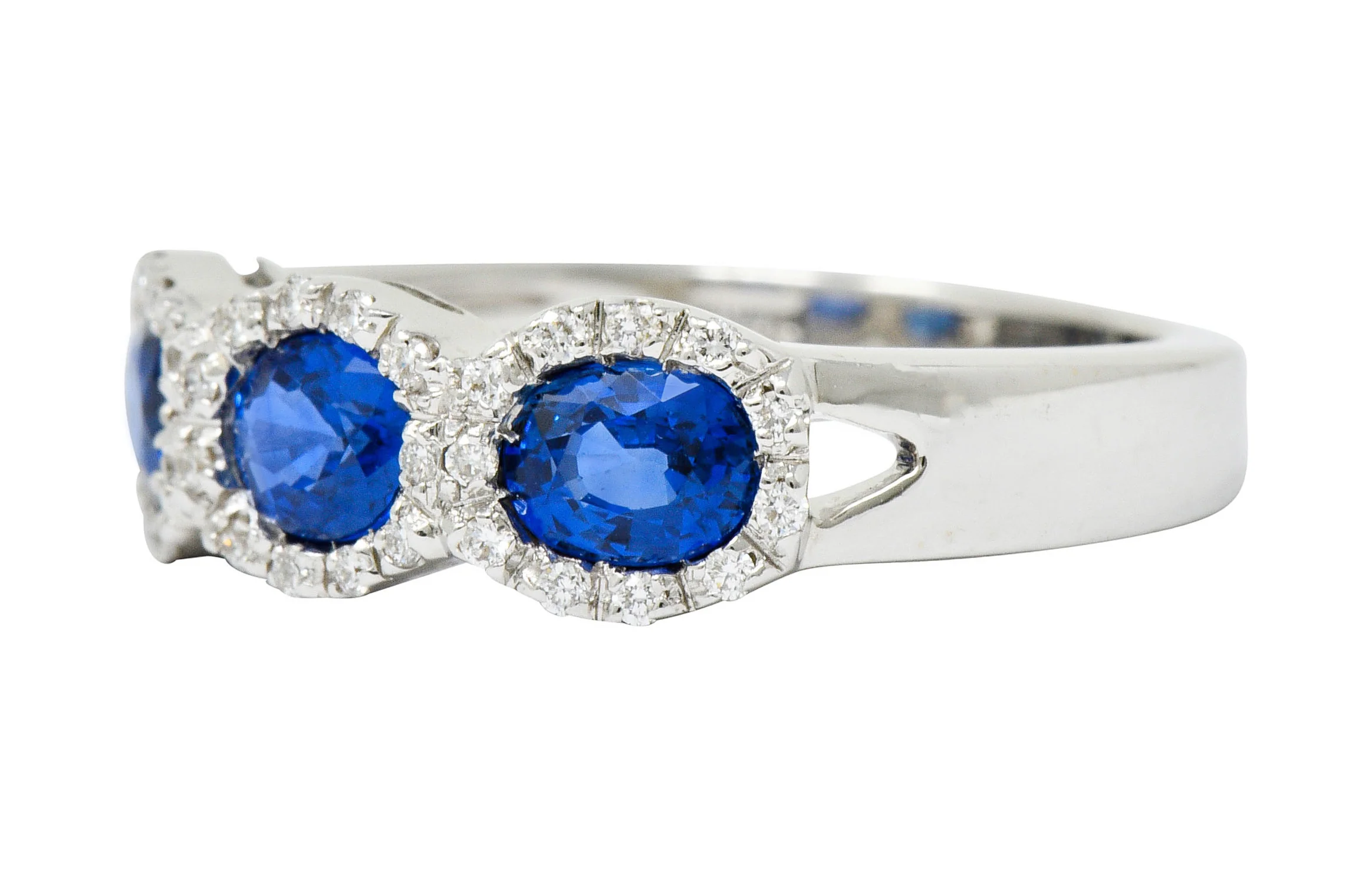 Contemporary Italian 1.75 CTW Sapphire Diamond 18 Karat White Gold Cluster Ring - Image 6