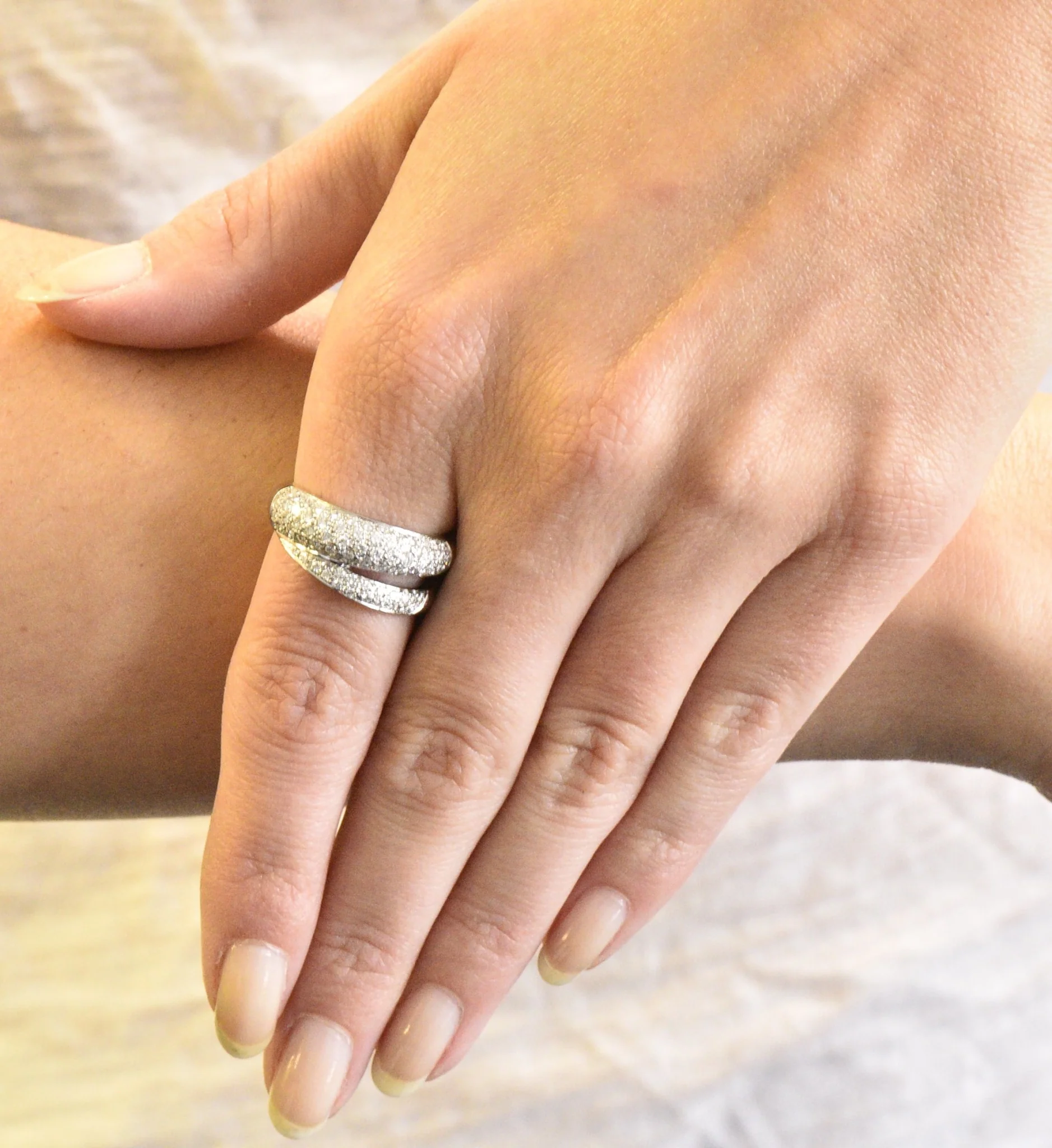 Damiani Contemporary 1.20 CTW Diamond 18 Karat White Gold Alternative Ring With Box - Image 9