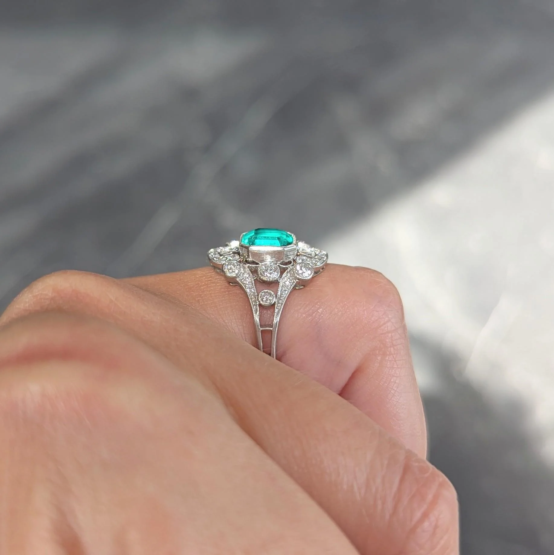 Early Art Deco Colombian Emerald Diamond Platinum Antique Cluster Ring AGL - Image 11