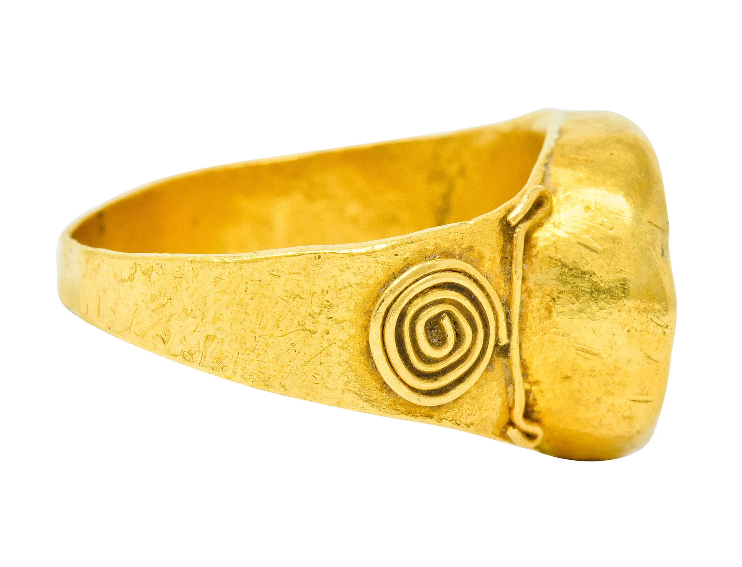 Early Jasper Intaglio 18 Karat Gold Unisex Signet Ring - Image 3