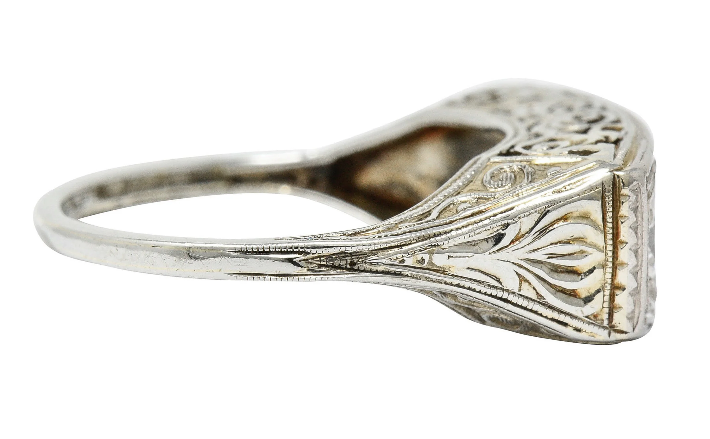 Edwardian 0.87 CTW Diamond Platinum-Topped 18 Karat White Gold Scrolled Band Ring - Image 3