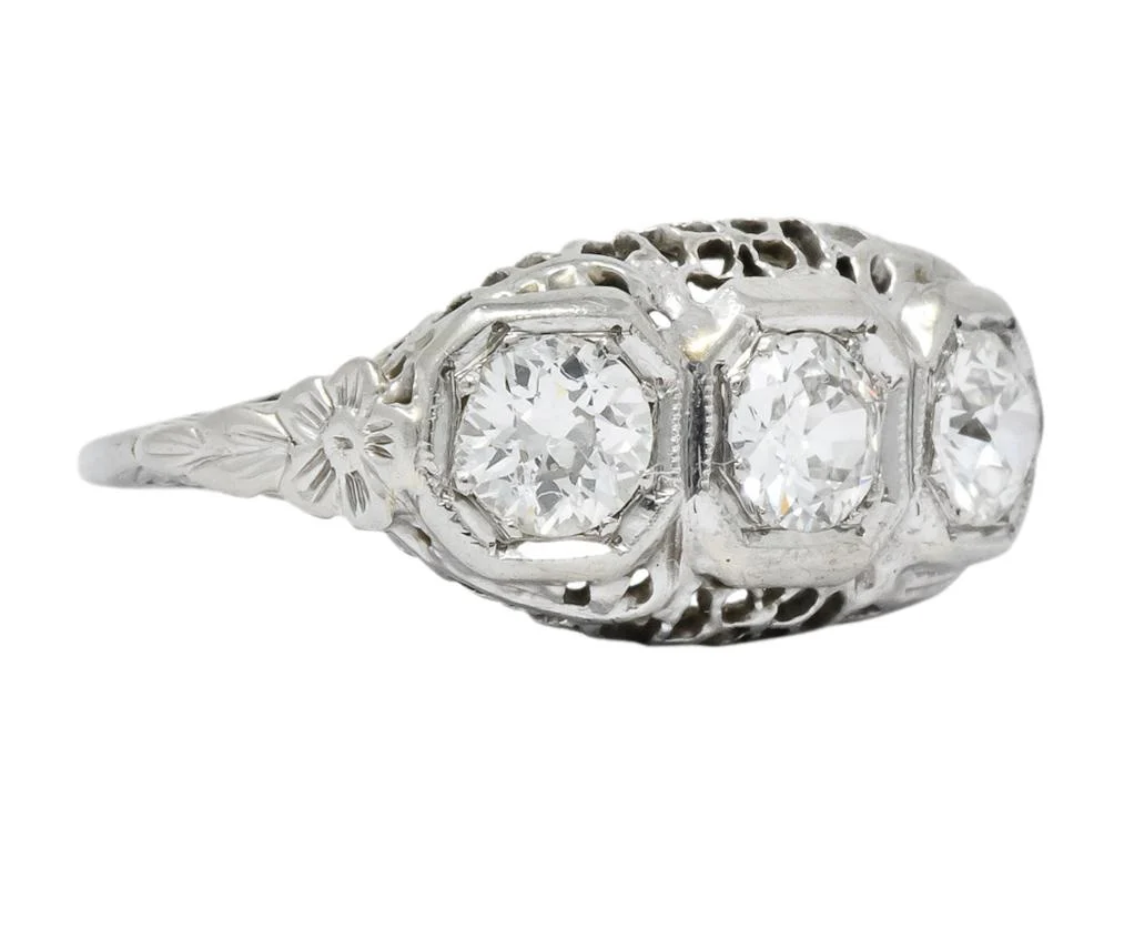 Edwardian 1.00 CTW Diamond Platinum-Topped 14 Karat White Gold Three Stone Ring - Image 2