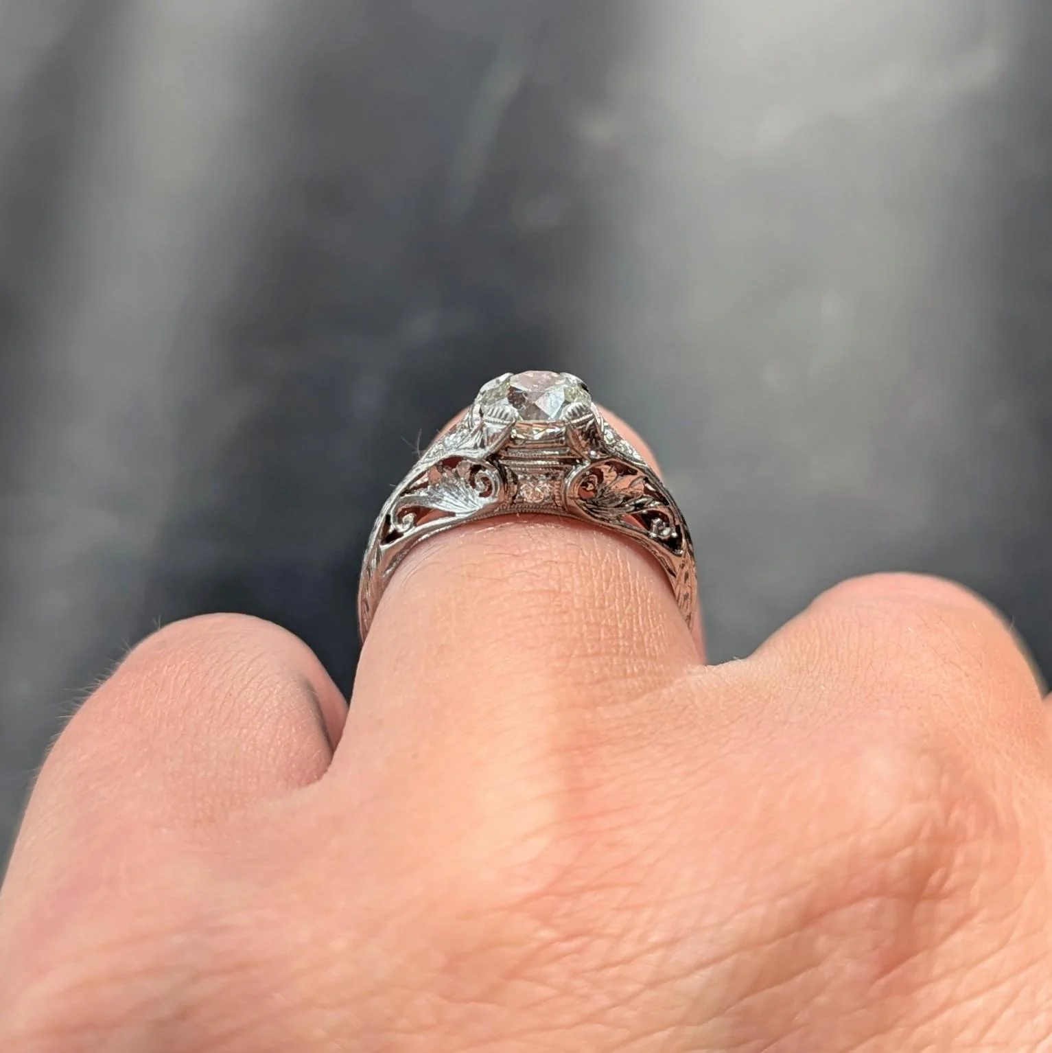 Edwardian 1.30 CTW Old European Cut Diamond Platinum Antique Foliate Engagement Ring - Image 12