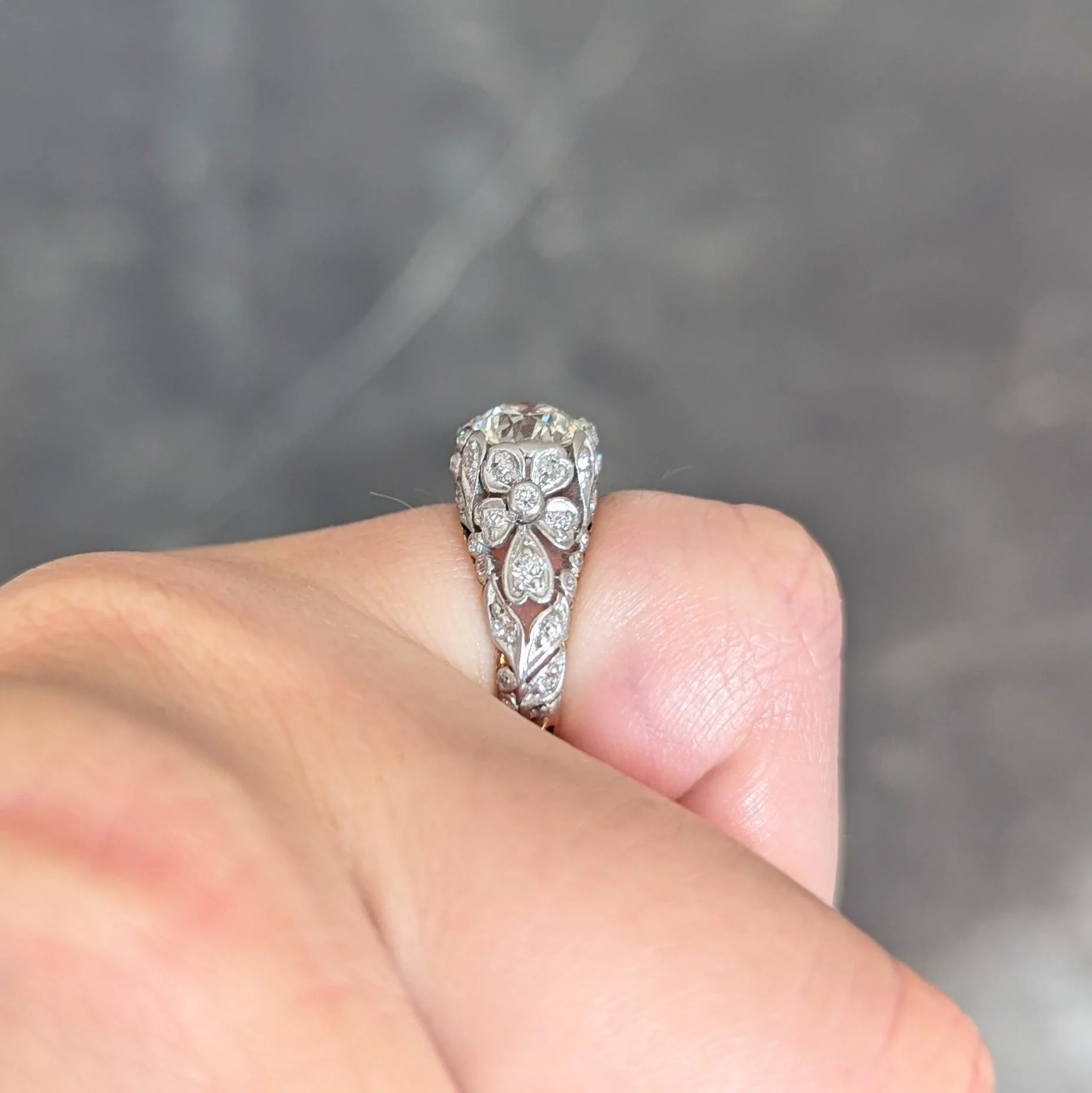 Edwardian 1908 1.74 CTW Diamond Platinum 18 Karat Gold Antique Floral Engagement Ring - Image 16