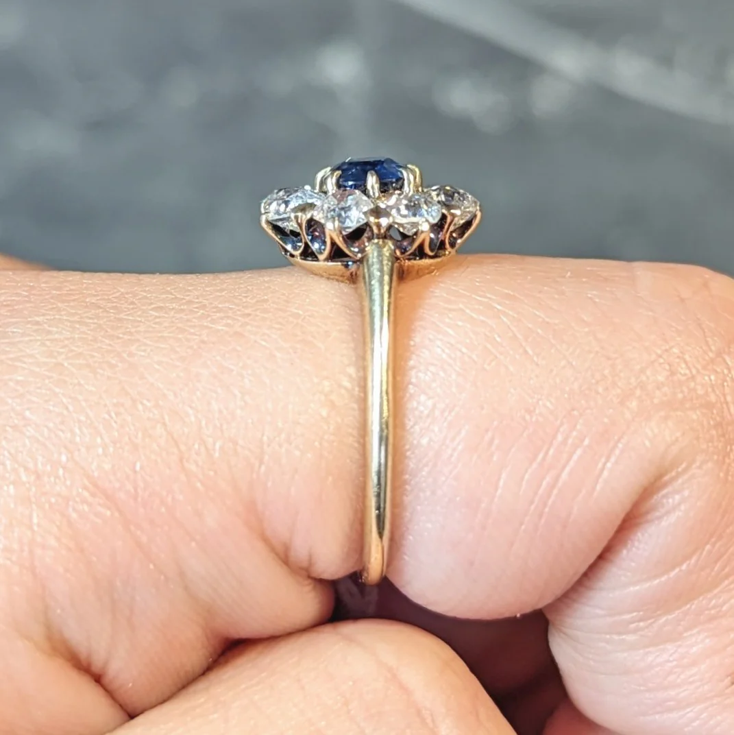 Edwardian 2.85 CTW Sapphire Diamond 14 Karat Yellow Gold Antique Cluster Ring GIA - Image 17