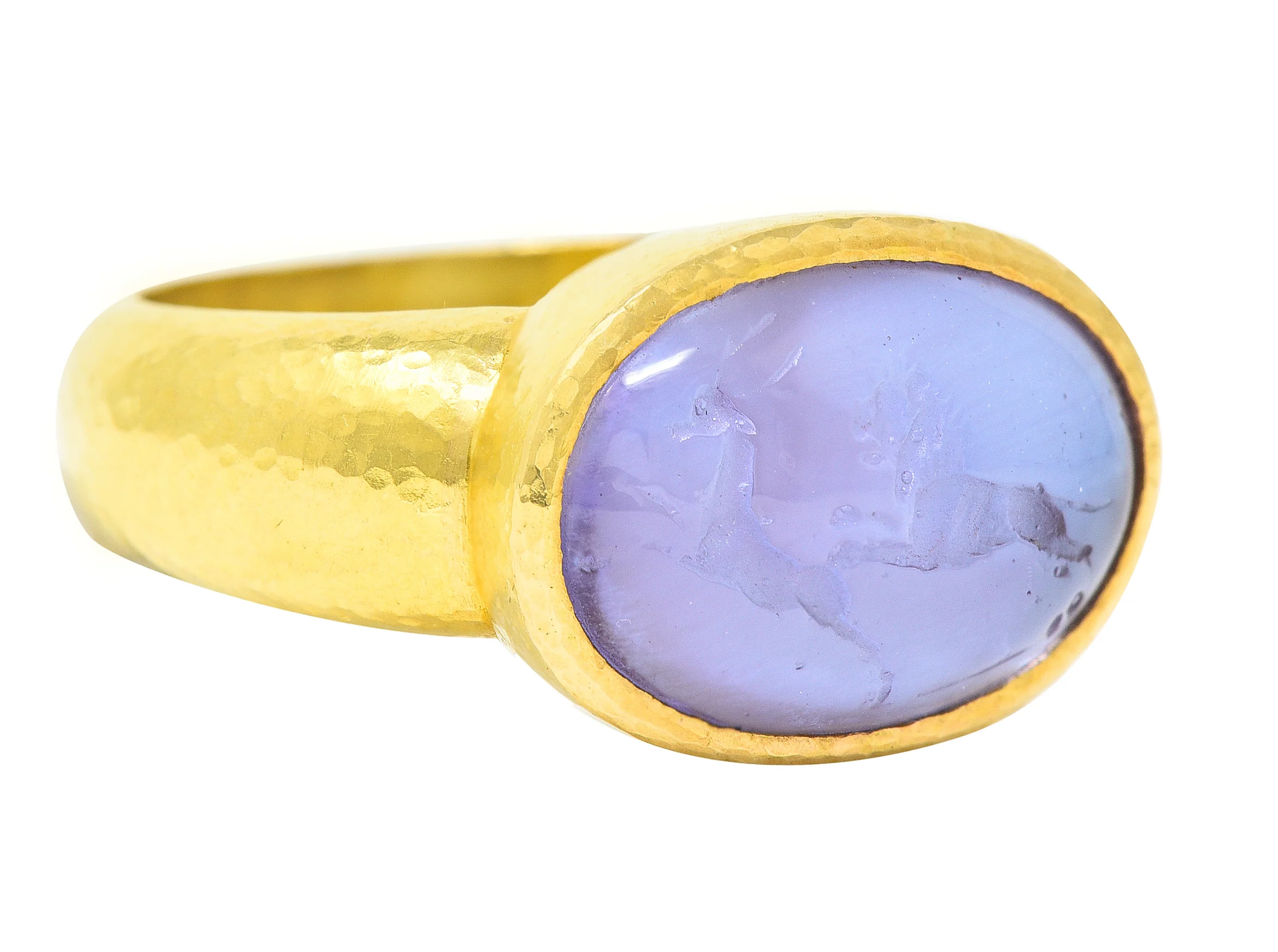 Elizabeth Locke Lavender Venetian Glass Mother-Of-Pearl 18 Karat Yellow Gold Lion & Gazelle Intaglio Vintage Signet Ring - Image 4