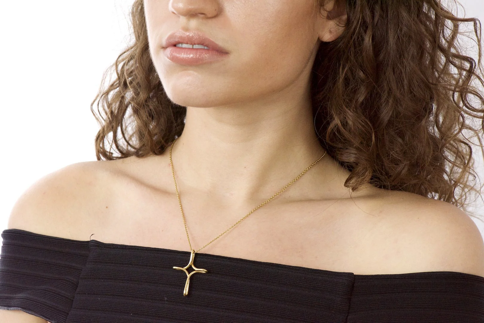 Elsa Peretti Tiffany & Co. 18 Karat Gold Infinity Cross Pendant Necklace - Image 7