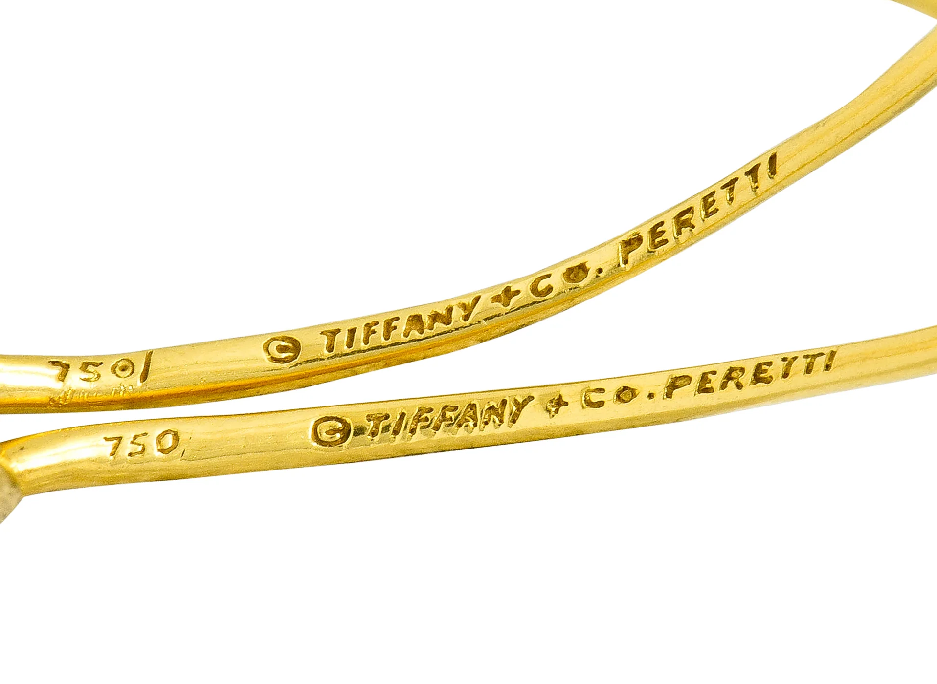 Elsa Peretti Tiffany & Co. 18 Karat Gold Open Heart Hoop Earrings - Image 5