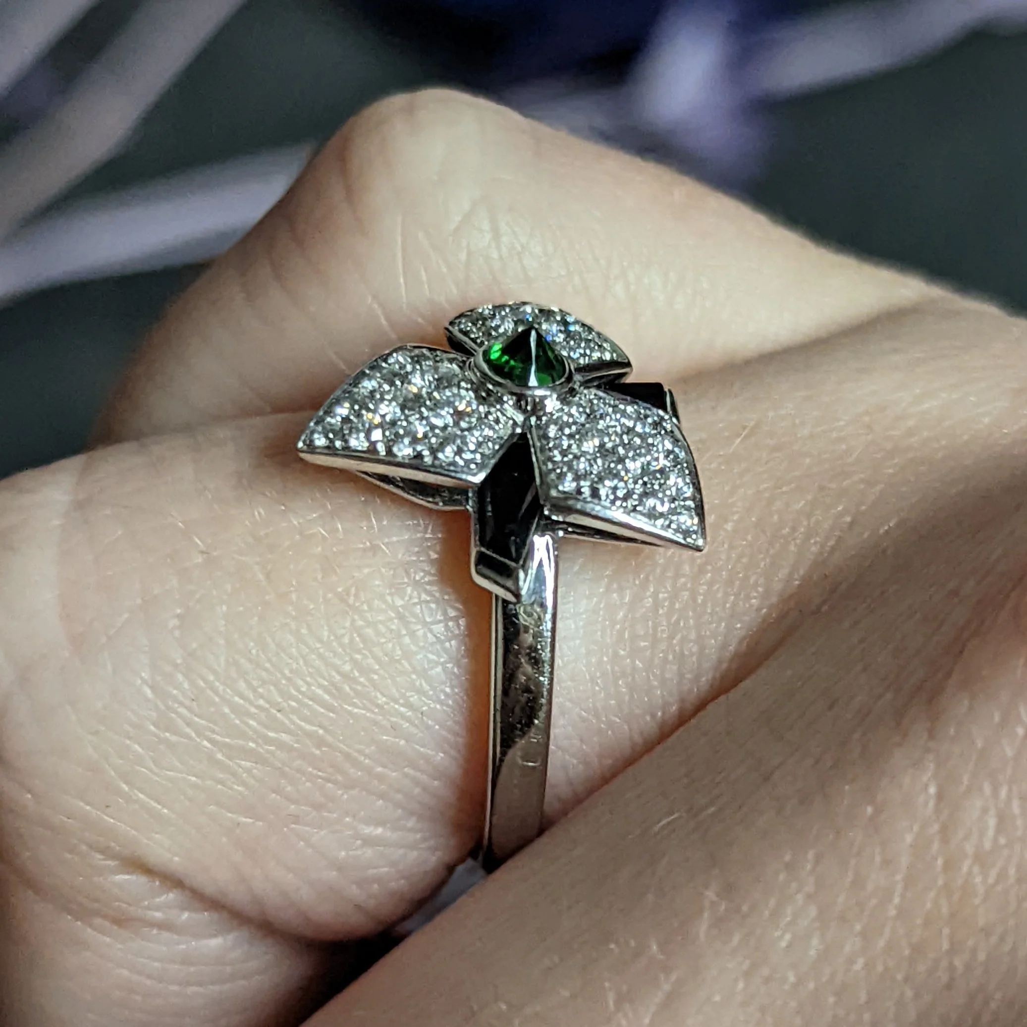French Cartier Diamond Onyx Tsavorite Garnet 18 Karat White Gold Caresse D'Orchidees Ring - Image 11