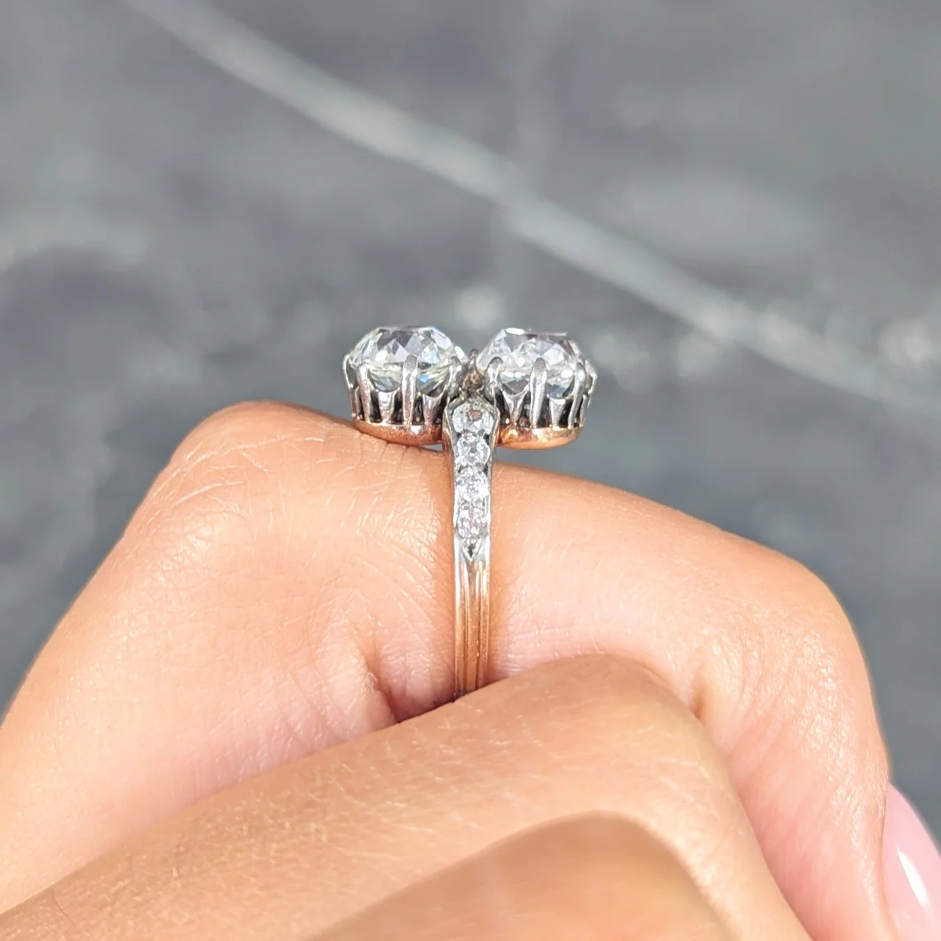 French Edwardian 2.74 CTW Old Mine Cut Diamond Toi-Et-Moi Silver-Topped 14 Karat Yellow Gold Antique Ring - Image 13