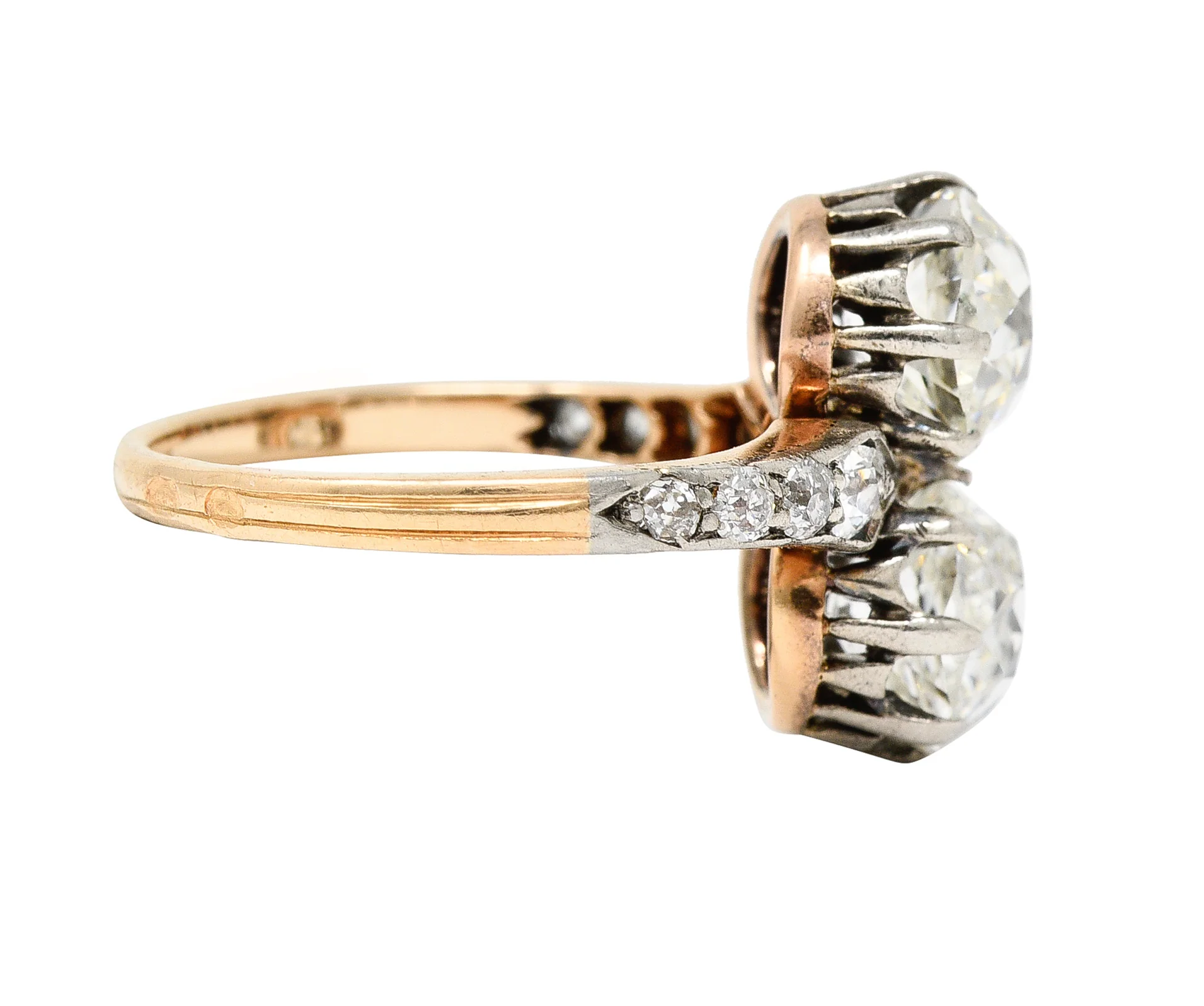 French Edwardian 2.74 CTW Old Mine Cut Diamond Toi-Et-Moi Silver-Topped 14 Karat Yellow Gold Antique Ring - Image 3