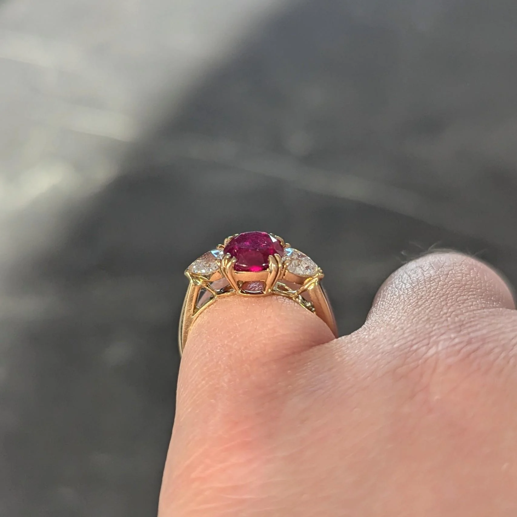 French No Heat Burma Ruby Heart Diamond 18 Karat Yellow Gold Vintage Three Stone Ring - Image 12