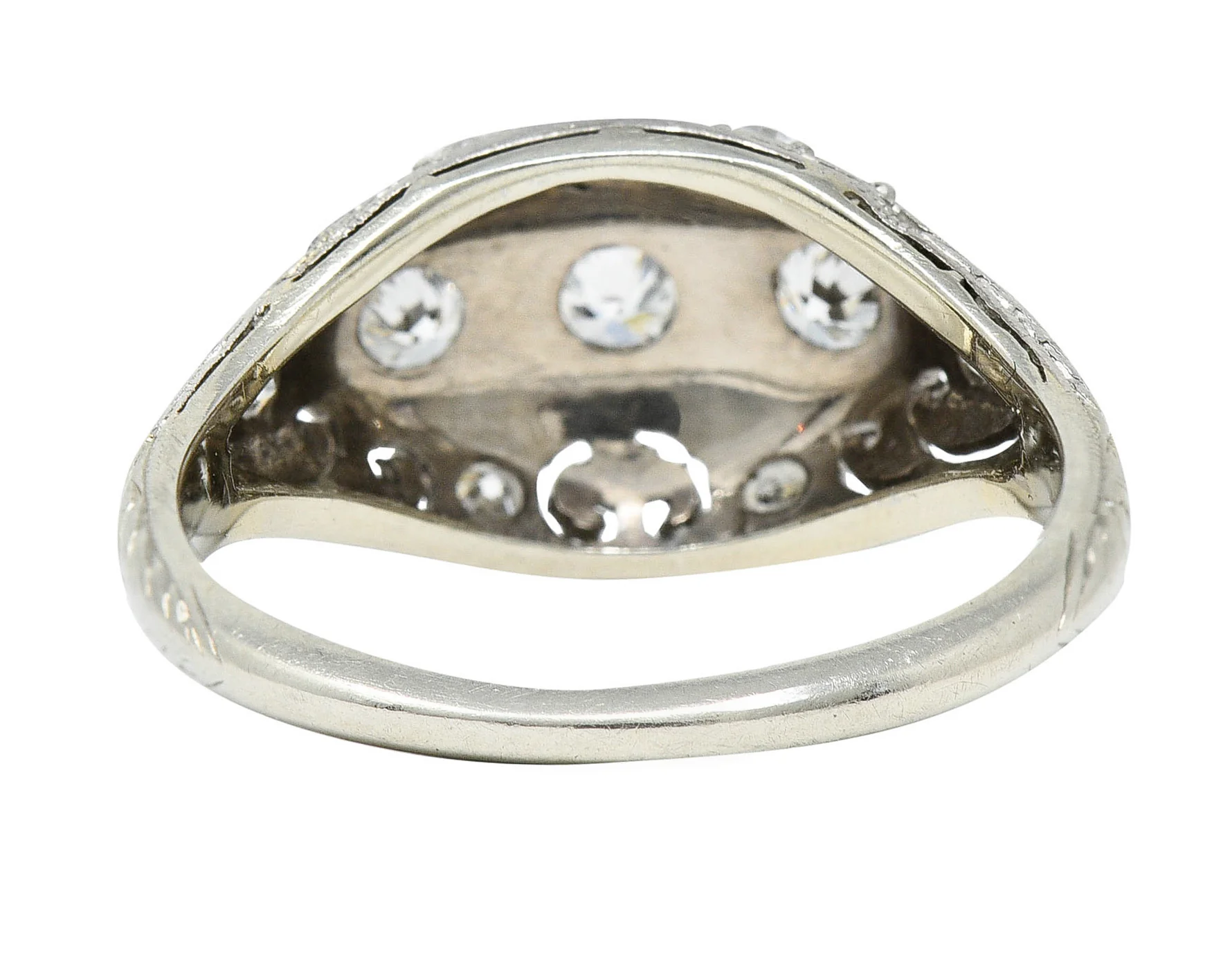 Fulmer & Co. 0.50 CTW Diamond 19 Karat White Gold Palm Leaf Bombe Band Ring - Image 4