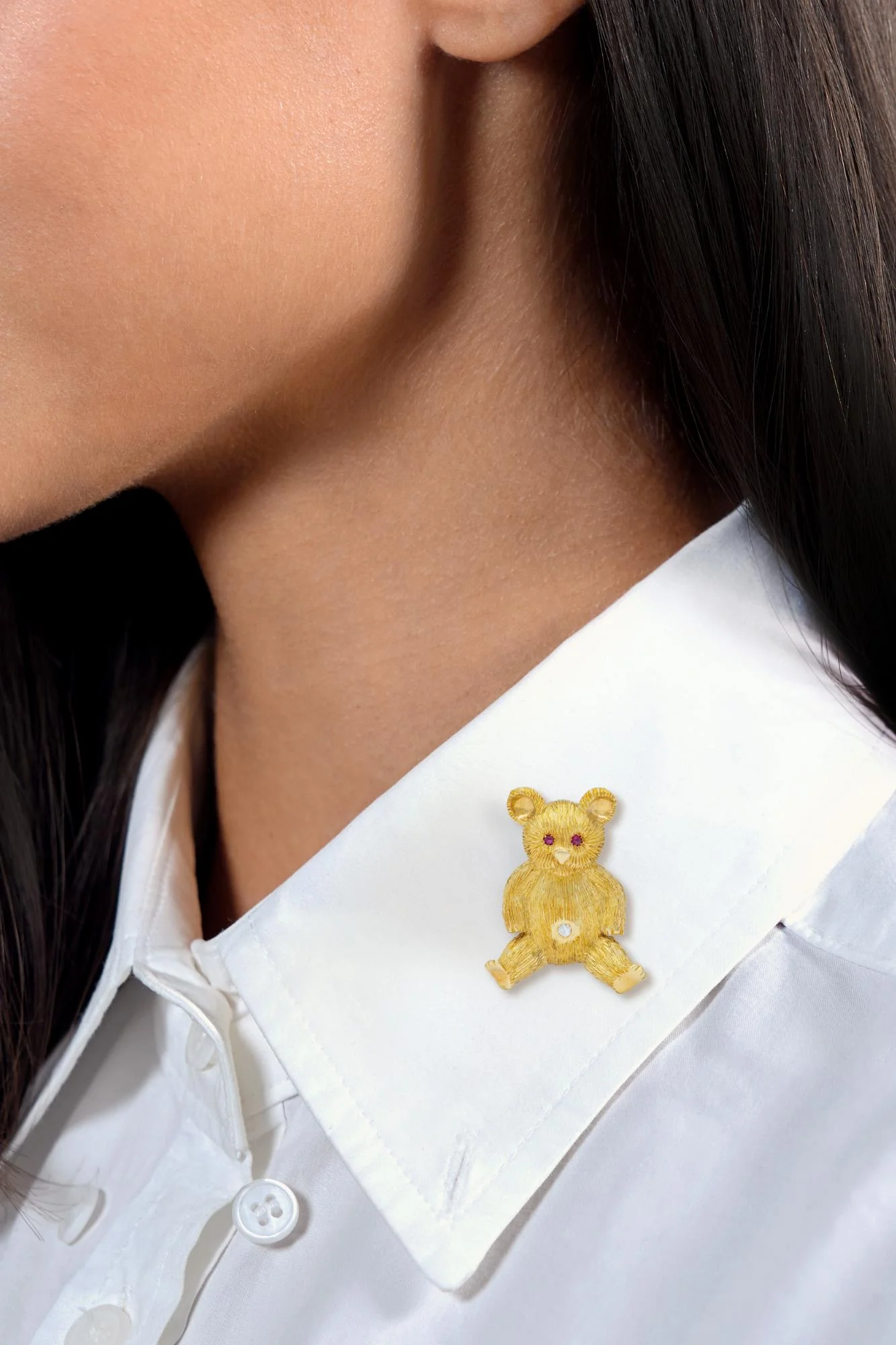1960's Ruby Diamond 18 Karat Yellow Gold Vintage Teddy Bear Animal Brooch - Image 2