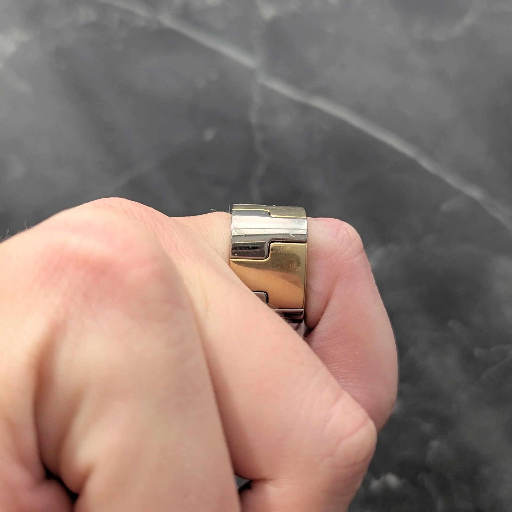Gubelin by Paul Binder 1970's 18 Karat Two-Tone Gold Vintage T Puzzle Band Ring - Image 9