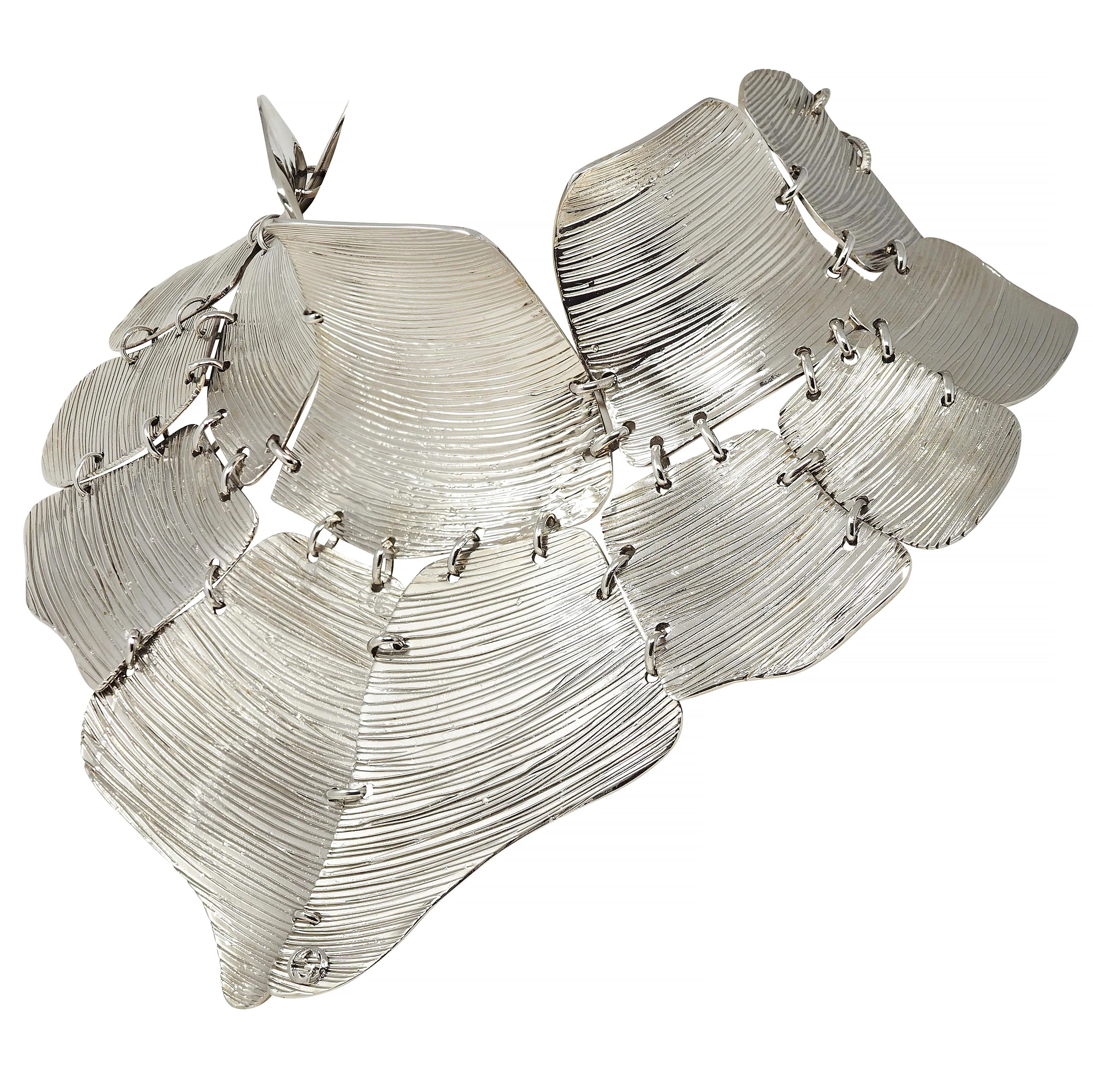 Gucci 2019 Runway Palladium Plated Textured Bib Collar Statement Necklace - Image 7