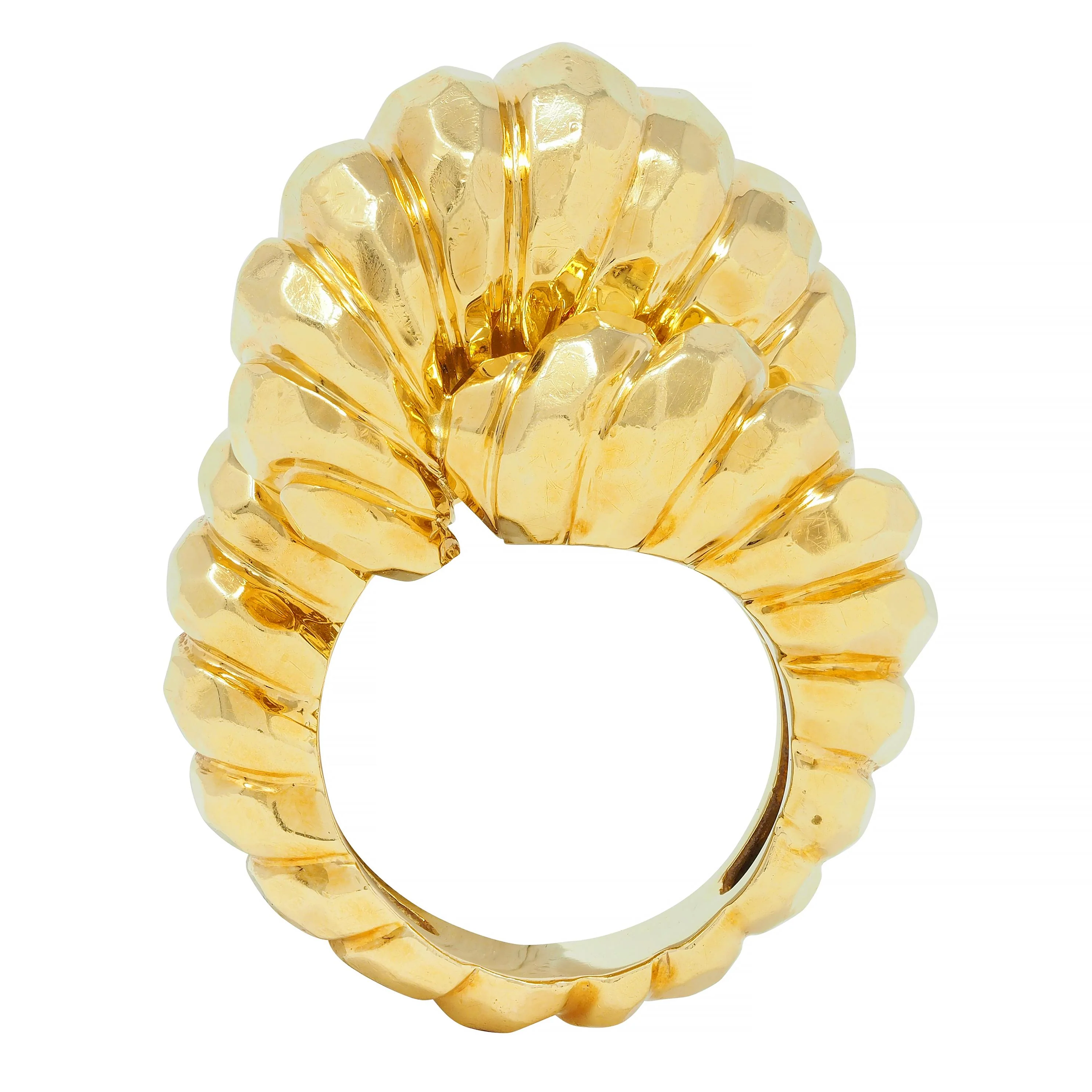 Henry Dunay 1970's 18 Karat Yellow Gold Hammered Knot Vintage Dome Ring - Image 2