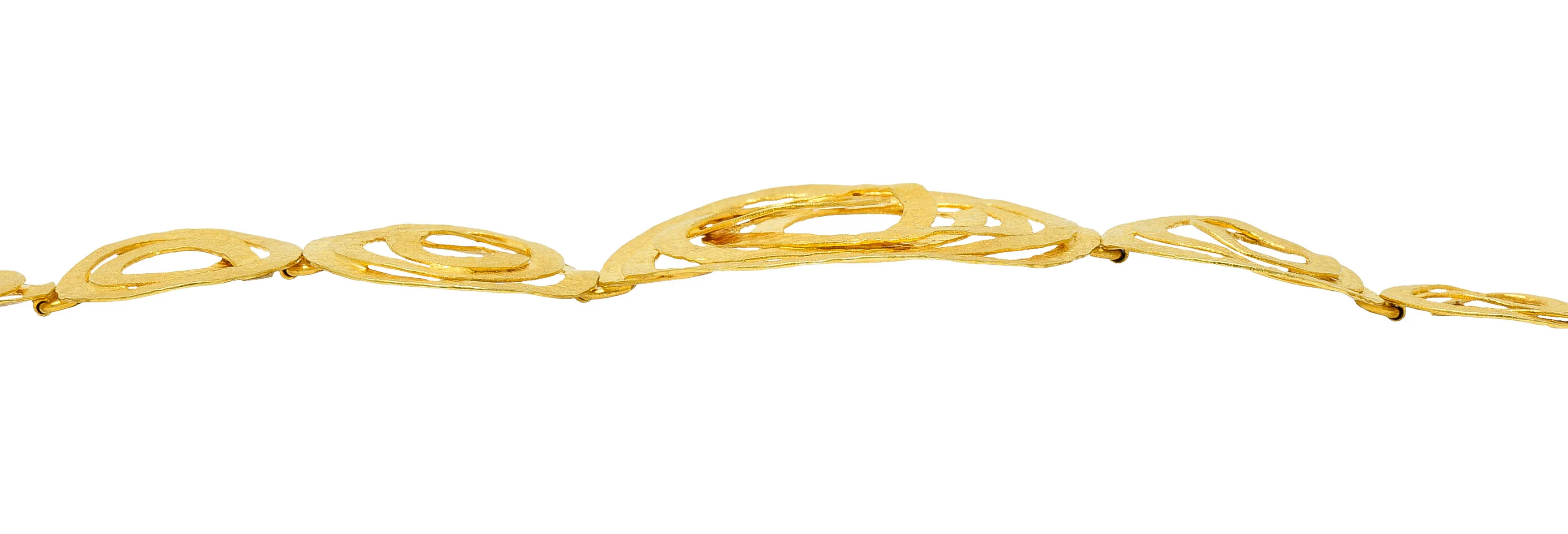 Italian 18 Karat Matte Gold Hammered Circle Bracelet - Image 10