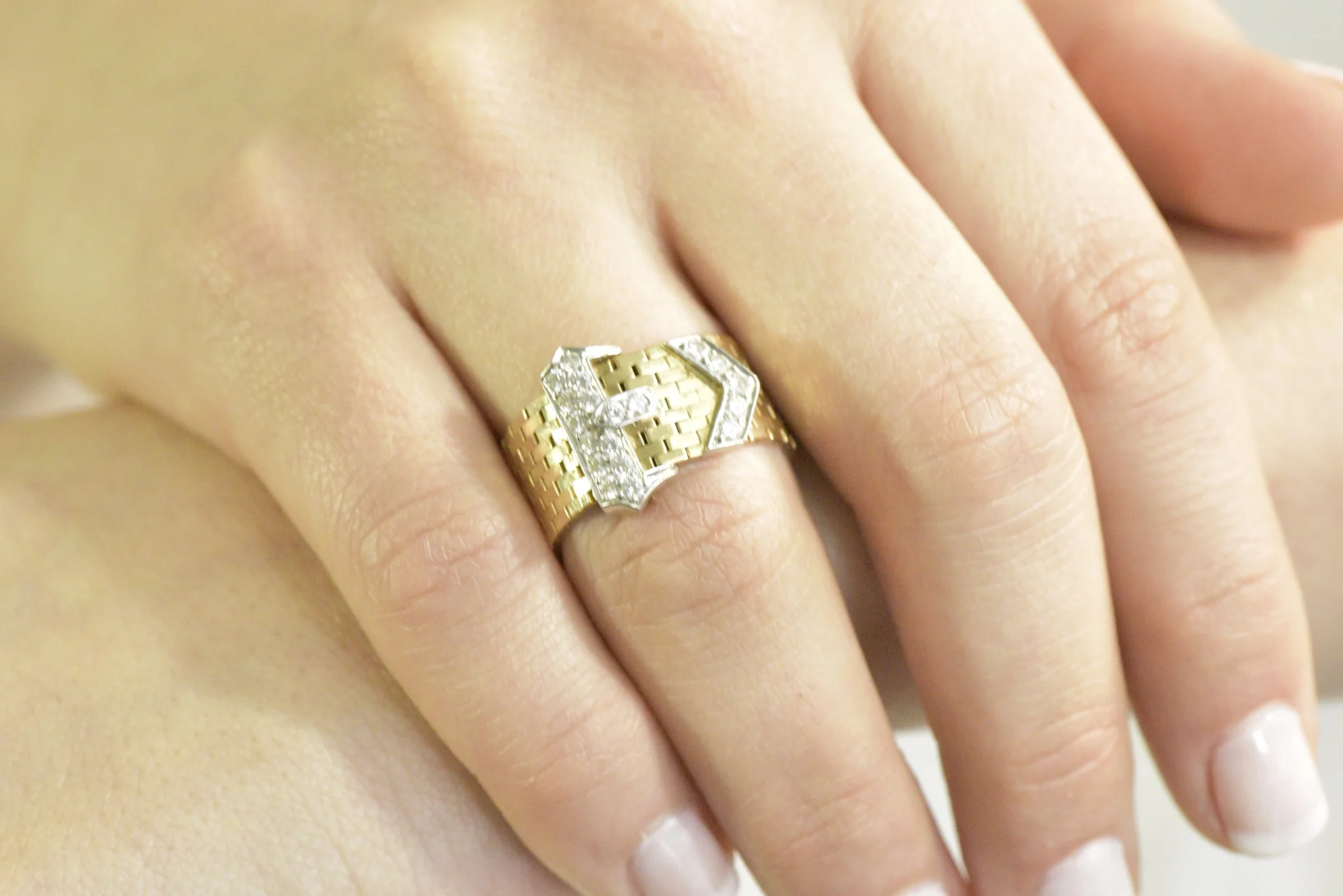 J.E. Caldwell Retro 0.43 CTW Diamond 14 Karat Gold Platinum Buckle Ring - Image 3