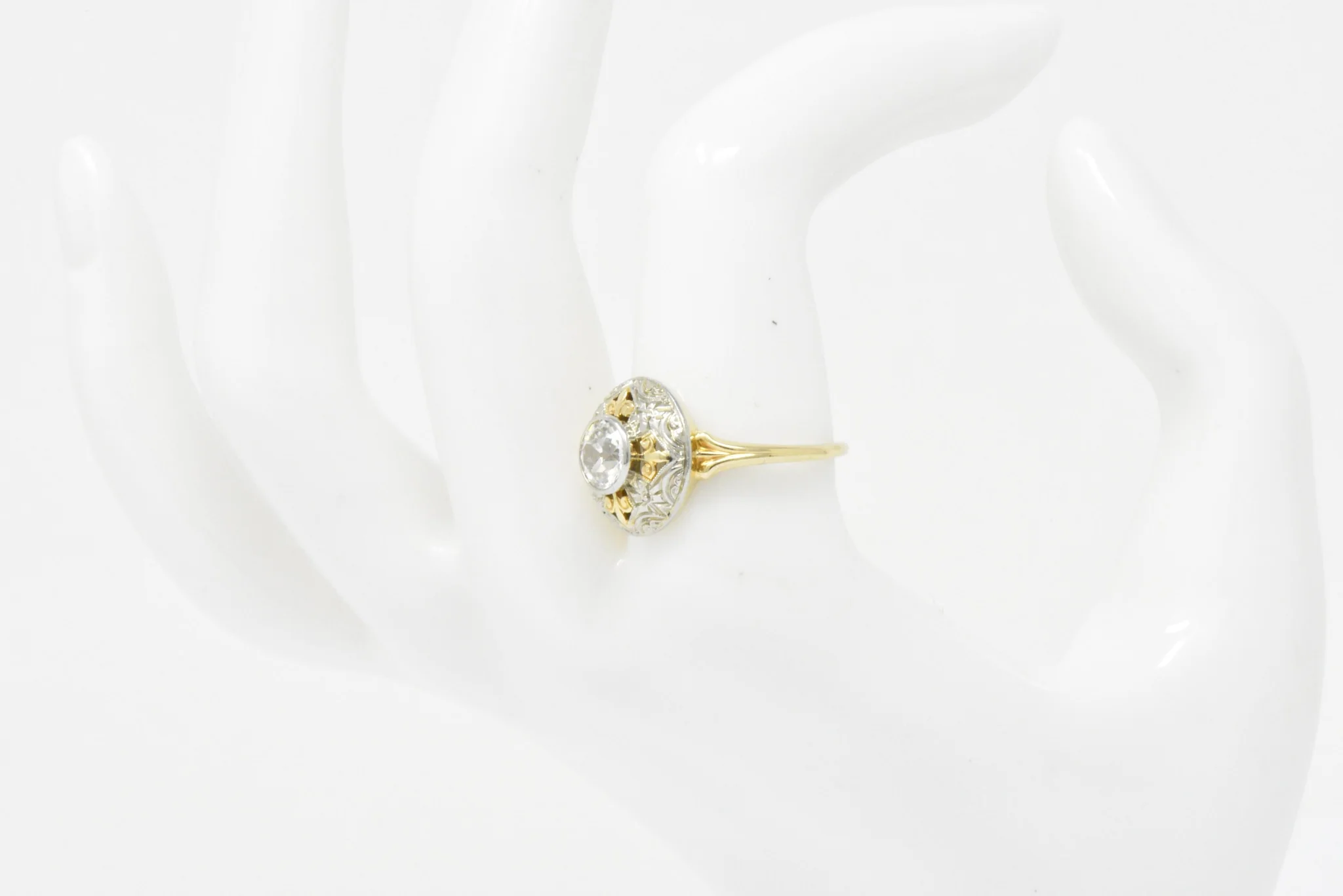 Jabel 0.75 CTW Old European Cut Diamond 14 Karat Tri-Colored Gold Retro Engagement Ring - Image 3