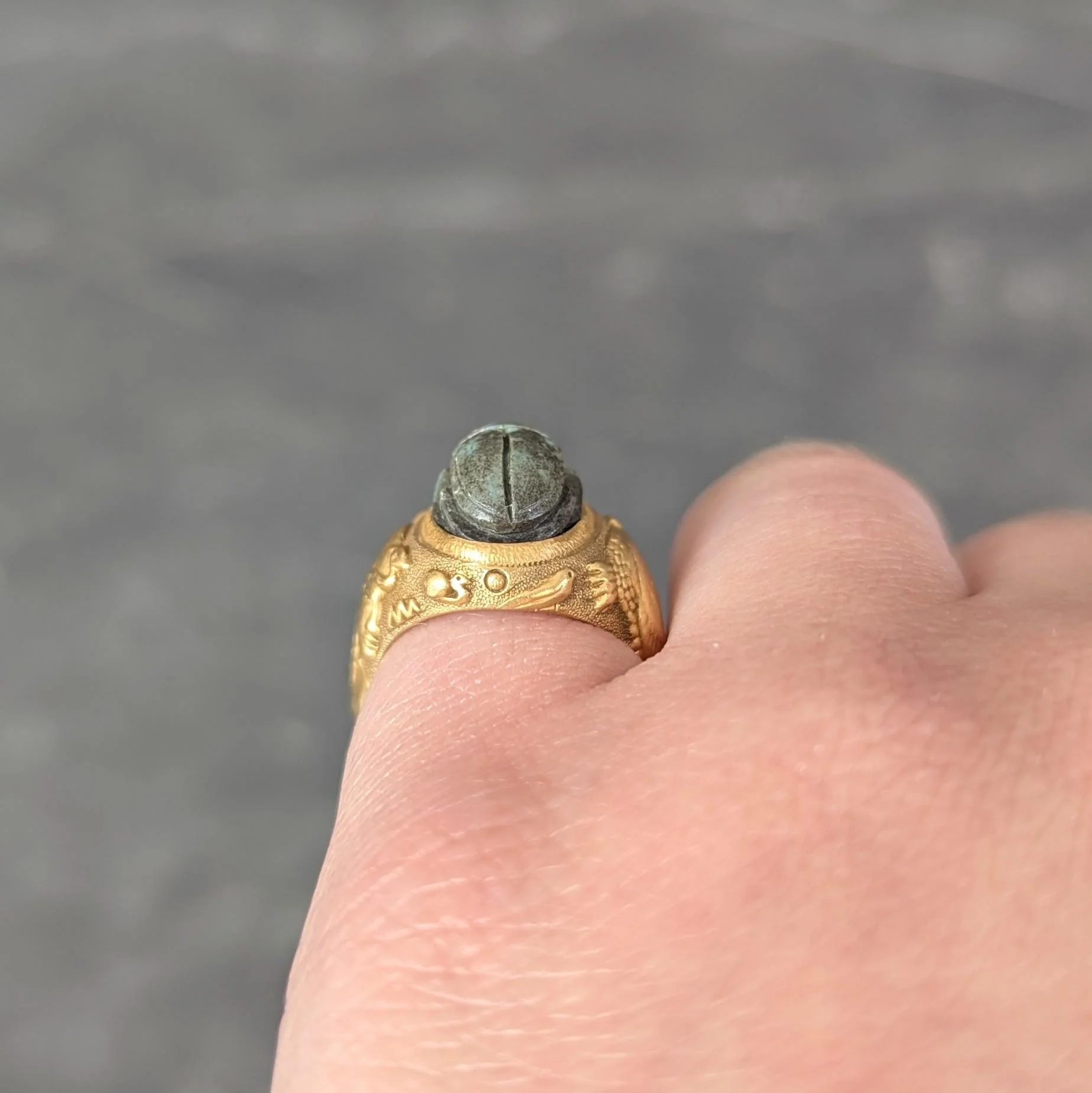 Jones & Woodland Art Deco Egyptian Revival Hardstone 14 Karat Yellow Gold Antique Scarab Signet Ring - Image 10