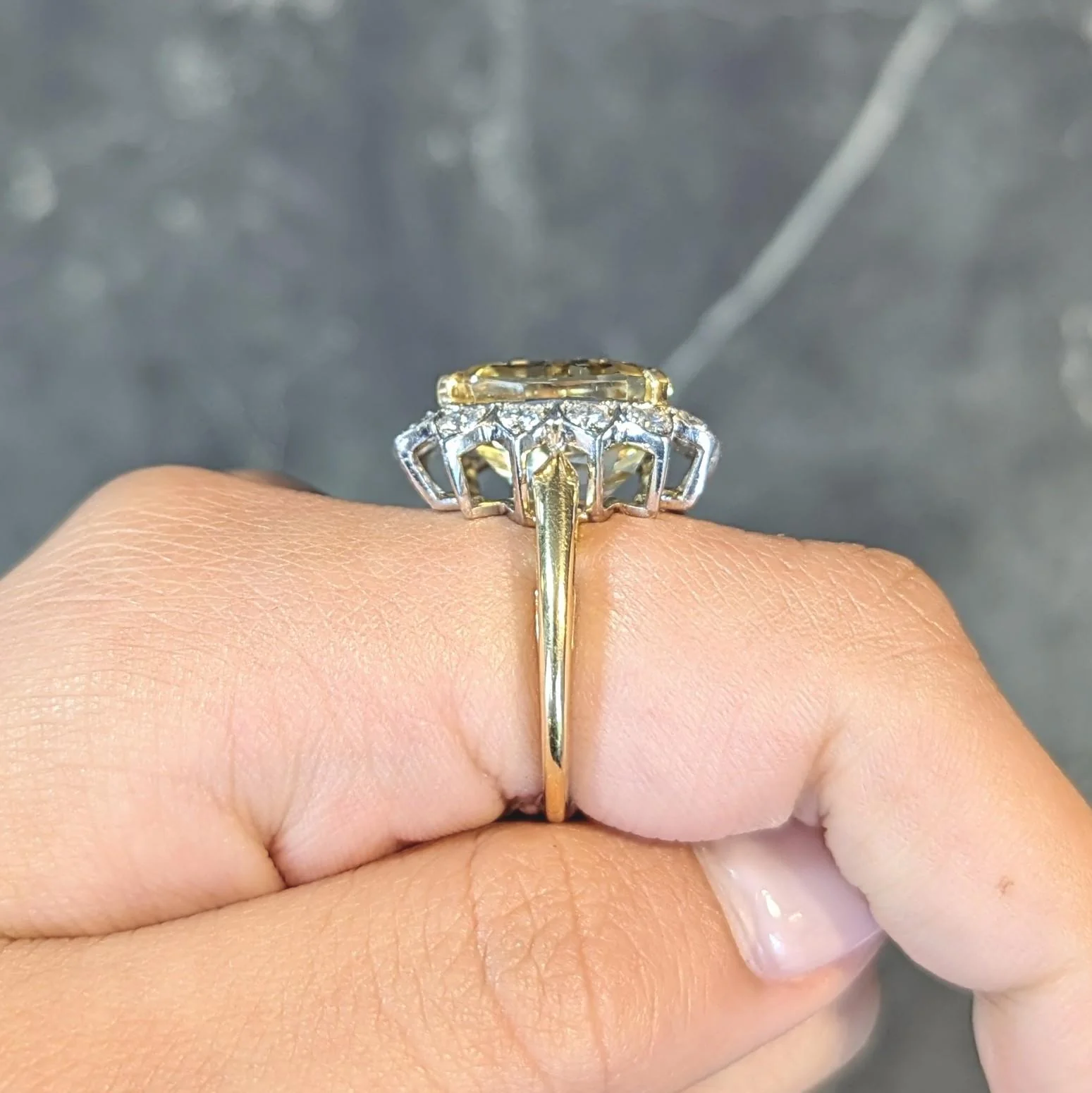 McTeigue & Co. Mid-Century 17.73 CTW No Heat Yellow Ceylon Sapphire Diamond Platinum 18 Karat Gold Halo Ring GIA - Image 14