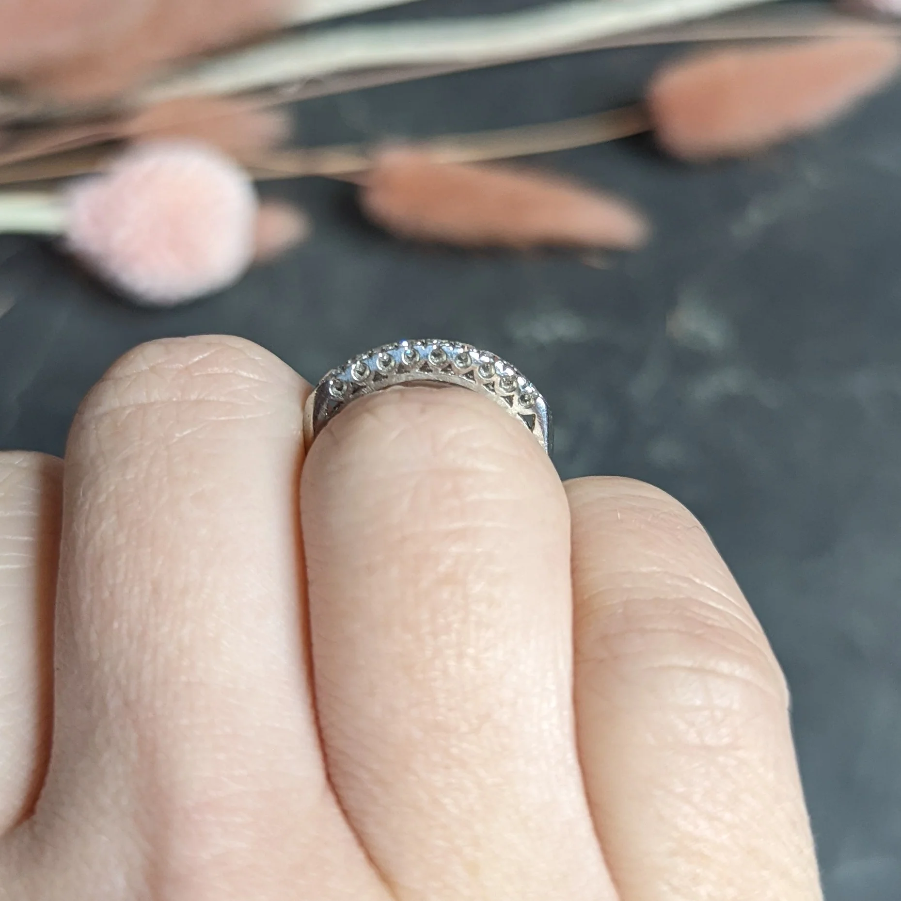 Mid-Century 0.25 CTW Diamond Platinum Fishtail Band Ring - Image 13