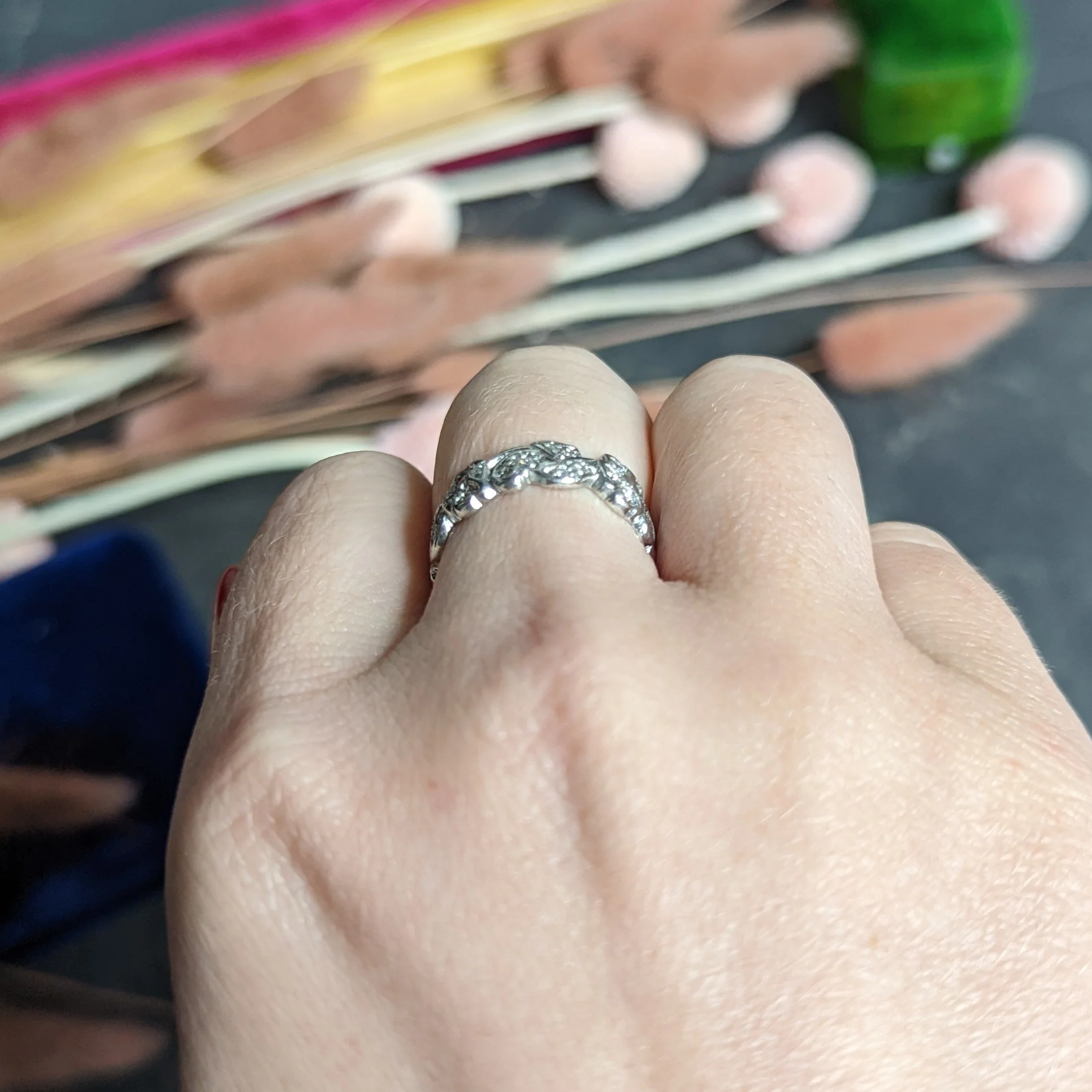 Mid-Century 0.55 CTW Diamond Platinum Floral Eternity Band Ring - Image 9