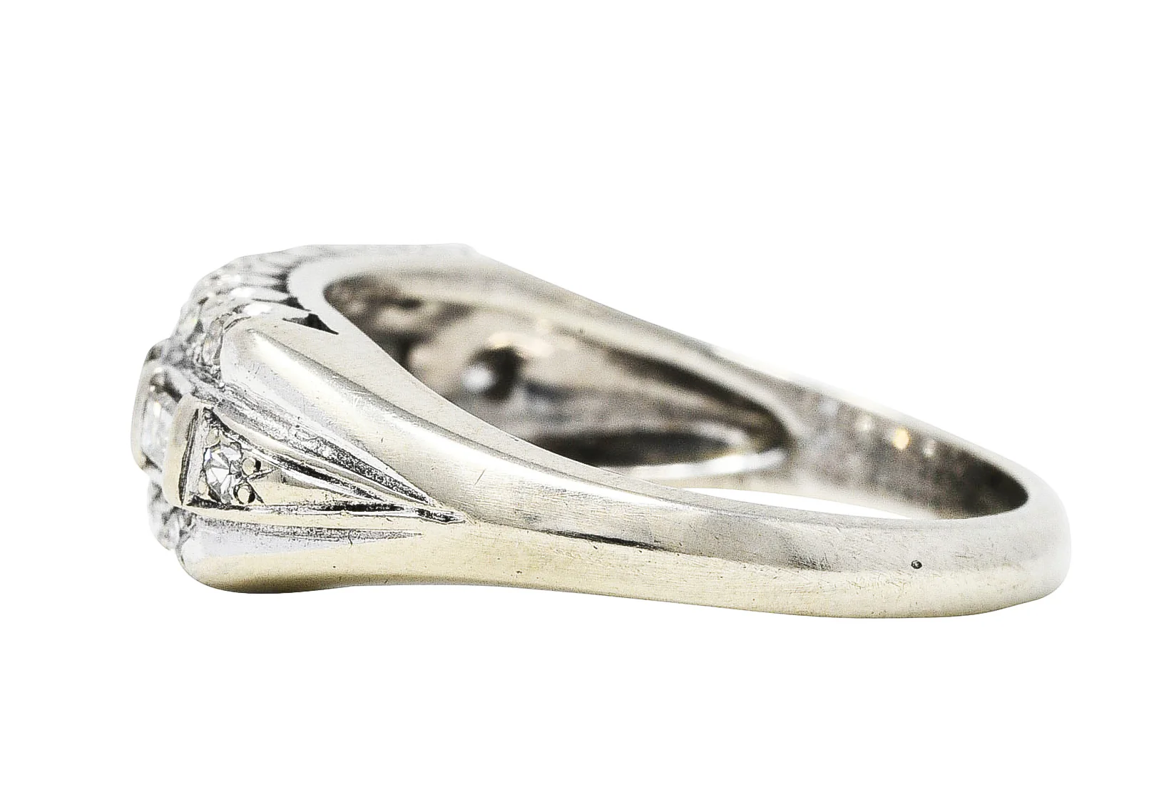 Mid-Century 0.60 CTW Diamond 14 Karat White Gold Fishtail Band Ring - Image 5