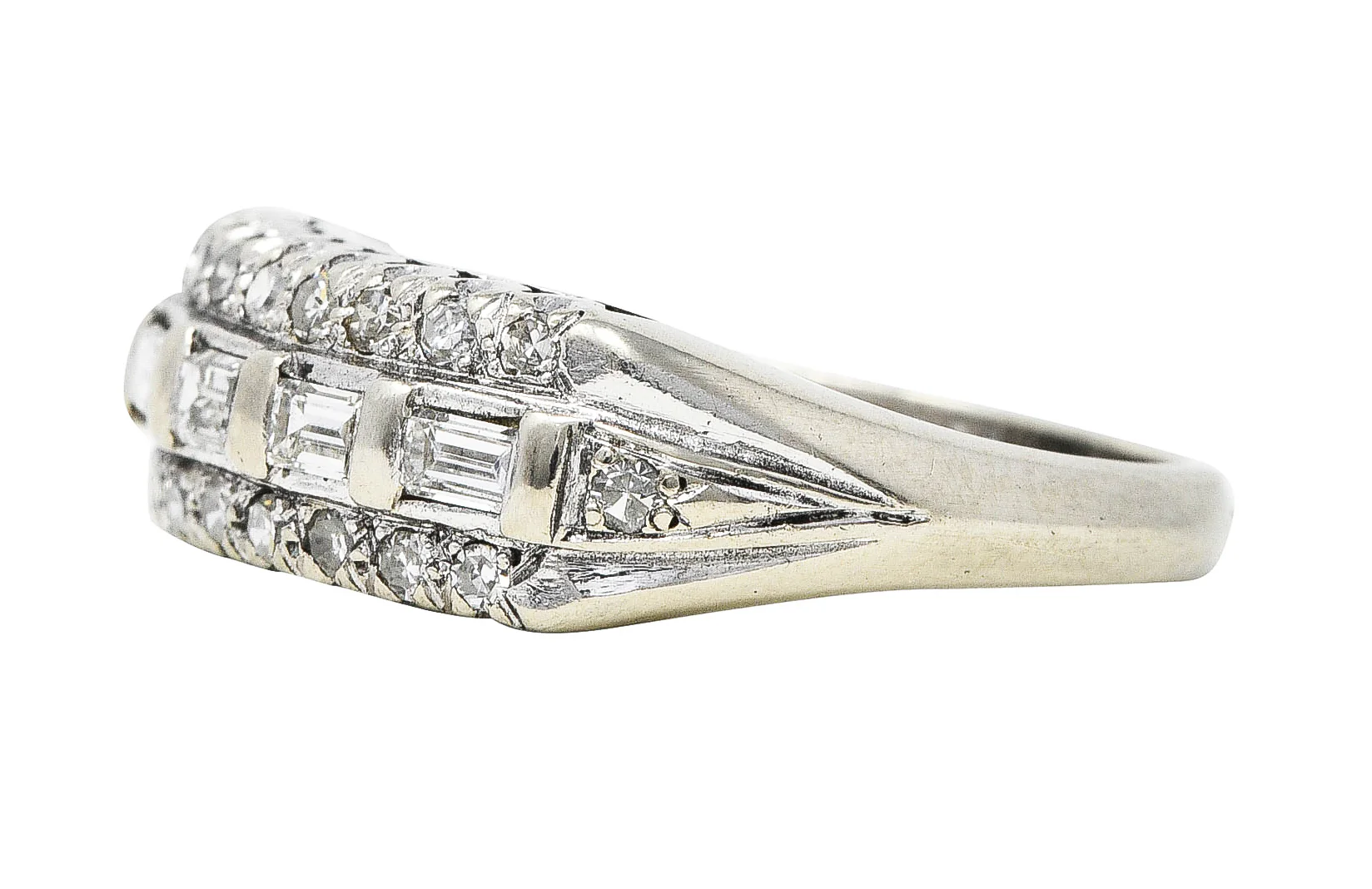 Mid-Century 0.60 CTW Diamond 14 Karat White Gold Fishtail Band Ring - Image 6
