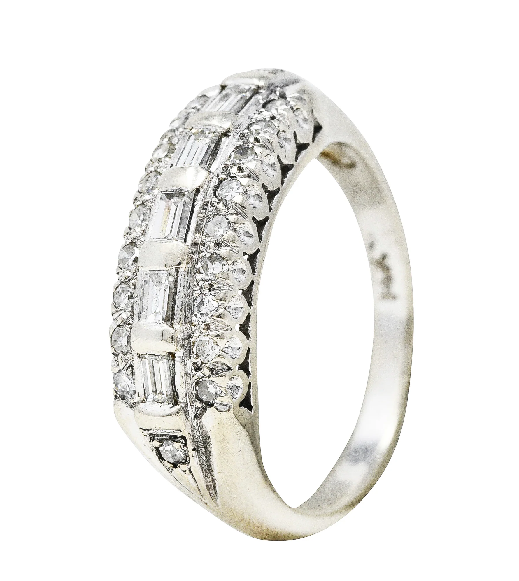 Mid-Century 0.60 CTW Diamond 14 Karat White Gold Fishtail Band Ring - Image 9