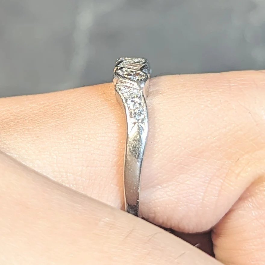 Mid-Century 0.62 CTW Diamond Platinum Ribbon Vintage Band Ring - Image 11
