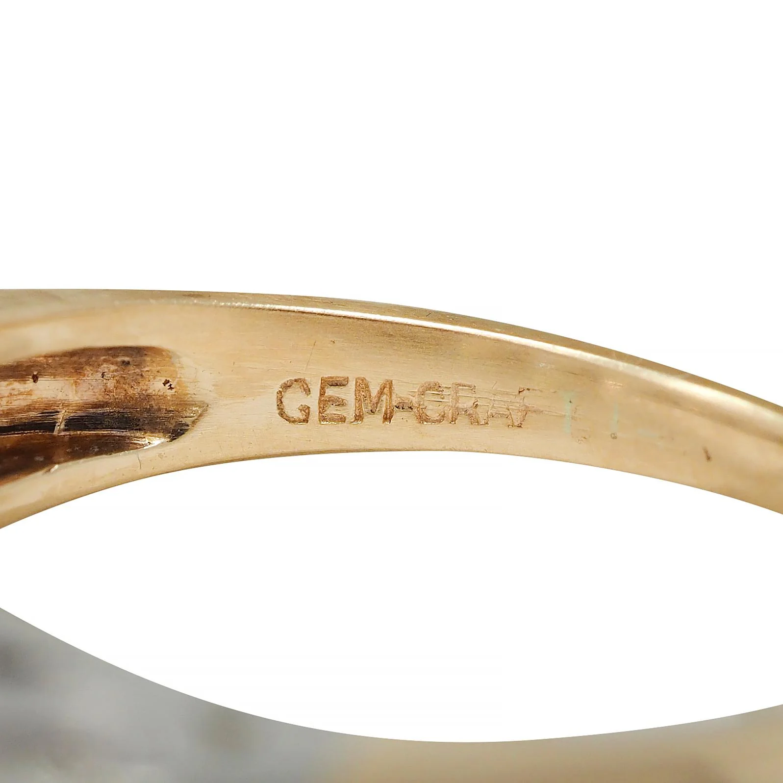 Mid-Century 1.00 CTW Diamond 14 Karat Two-Tone Gold Vintage Fishtail Band Ring - Image 7