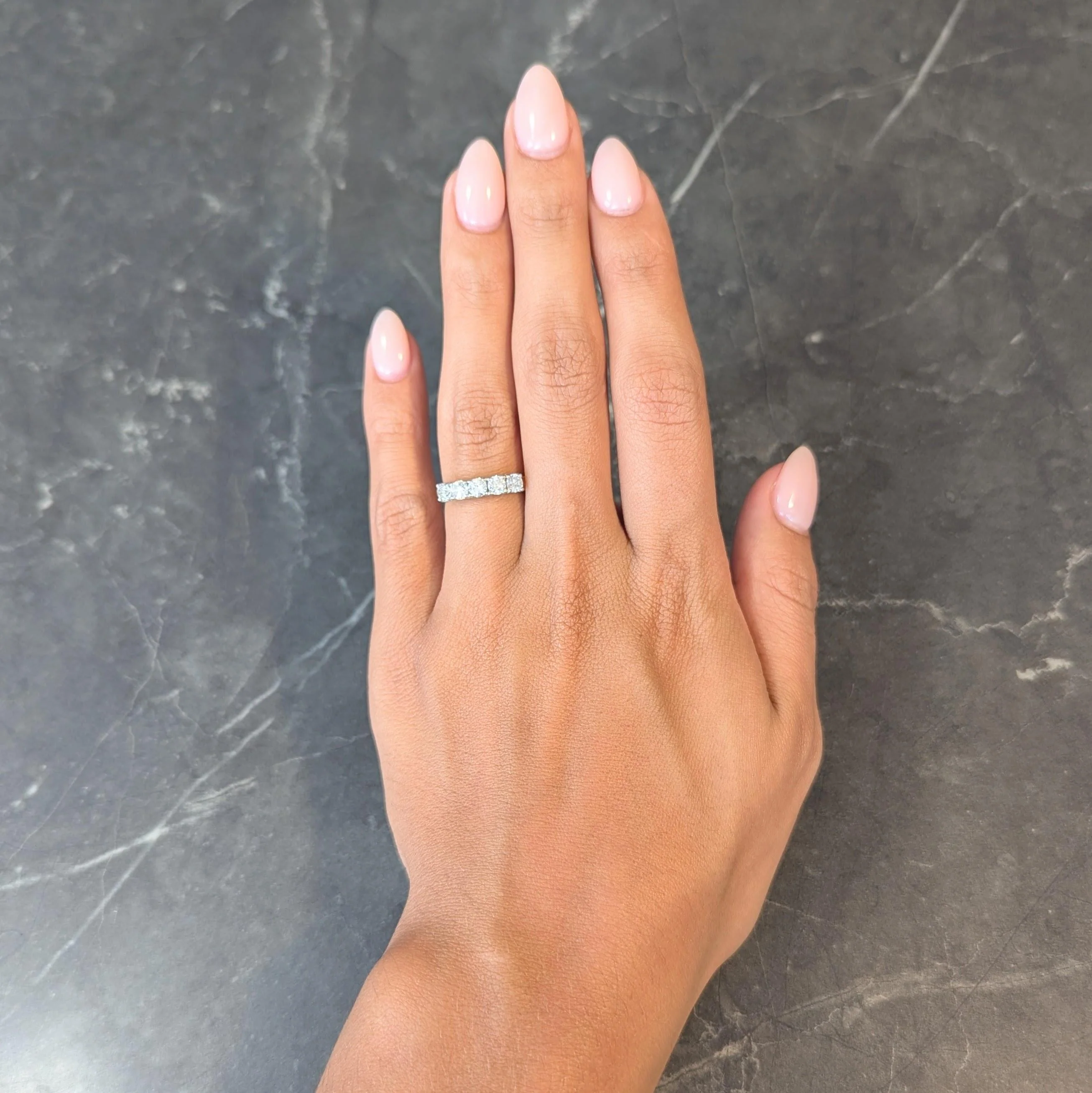 Mid-Century 1.00 CTW Diamond Platinum 18 Karat Yellow Gold Vintage Five Stone Band Ring - Image 12